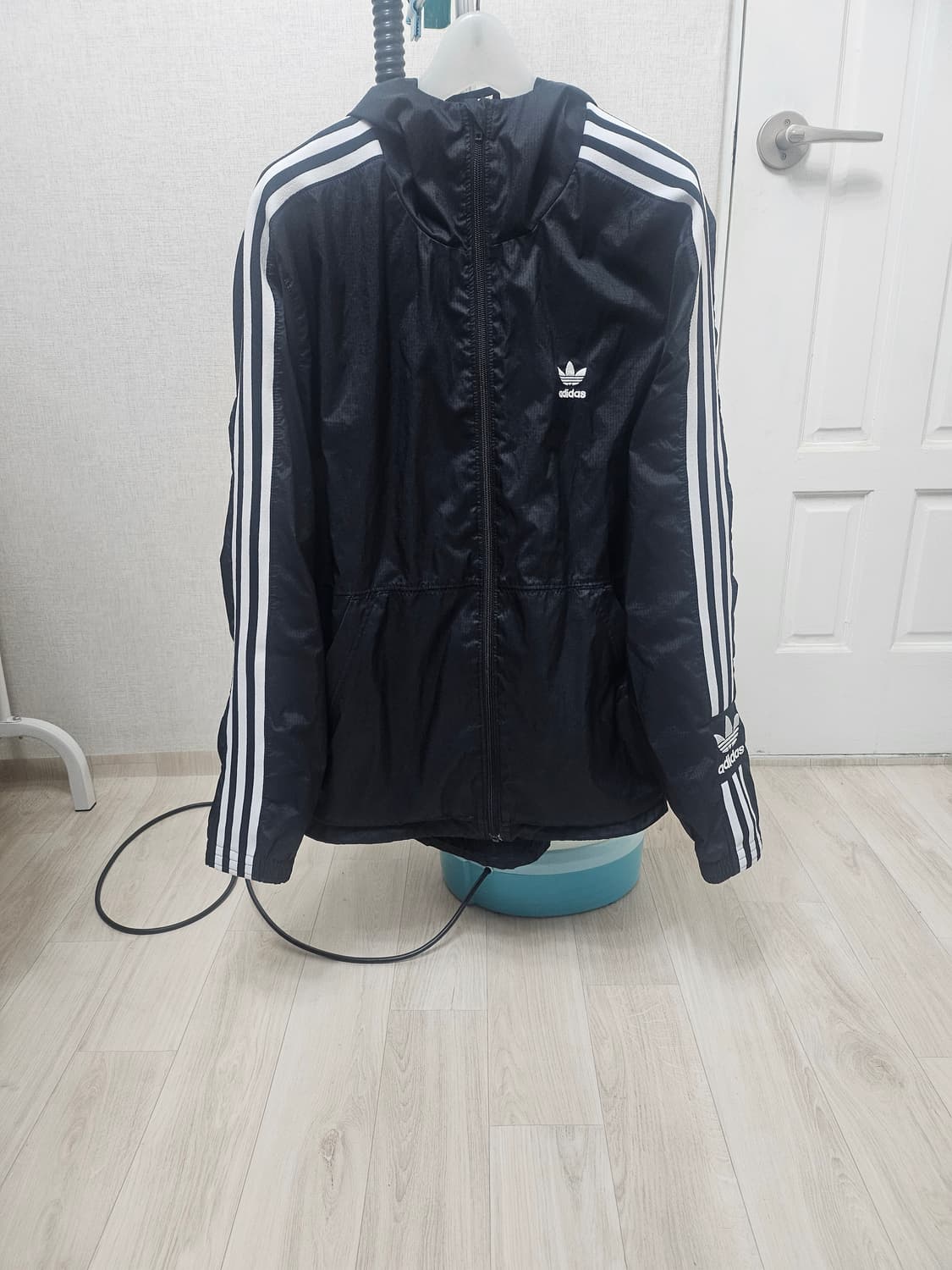 (105)XL ☆초대장급☆ 아디다스 파이어버드 락업 [검흰] 바람막이 상품이미지1