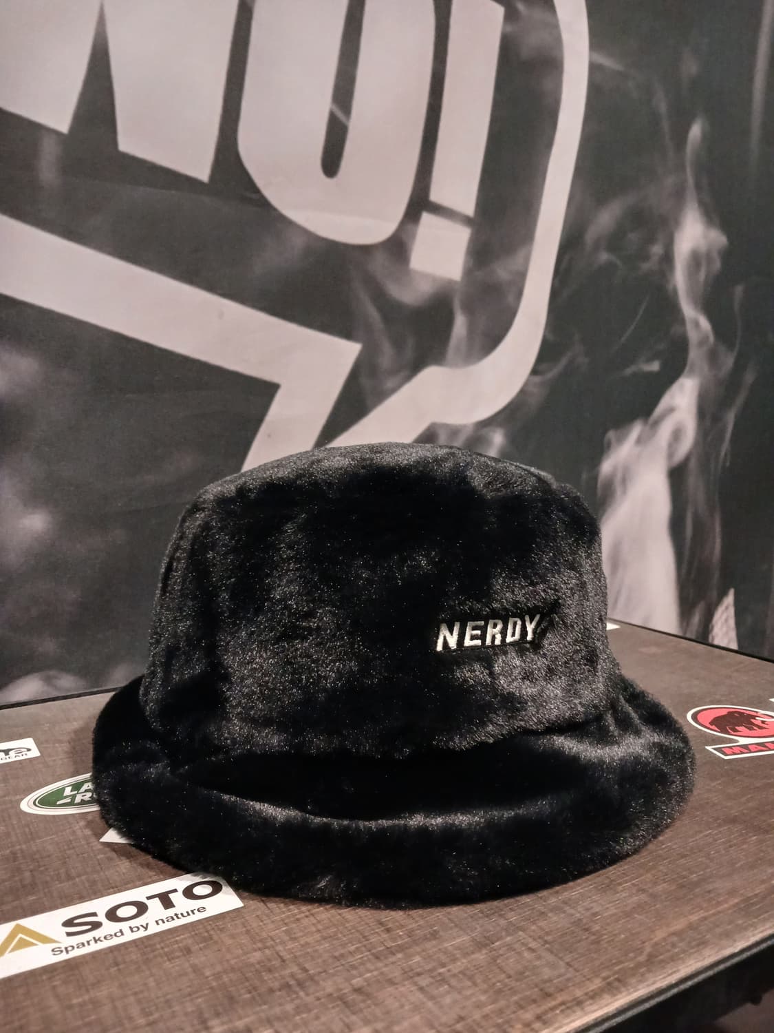 NERDY 퍼 버킷햇 블랙 상품이미지4