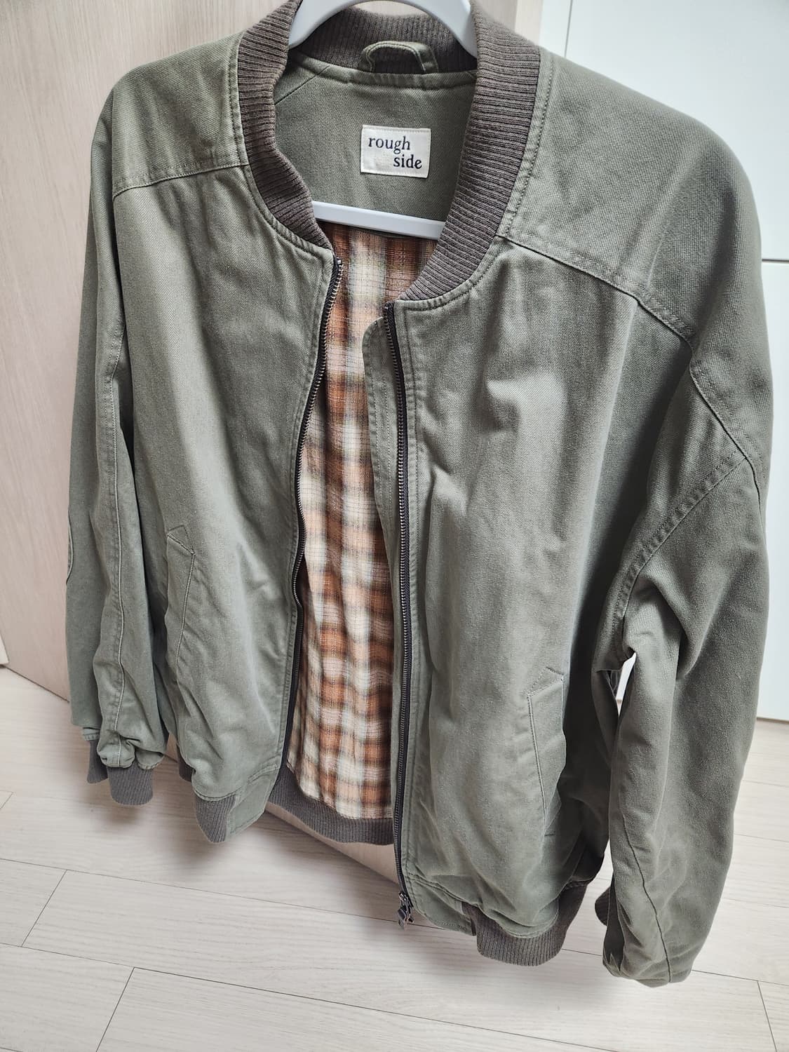 러프사이드 봄버자켓 올리브 상품이미지1
