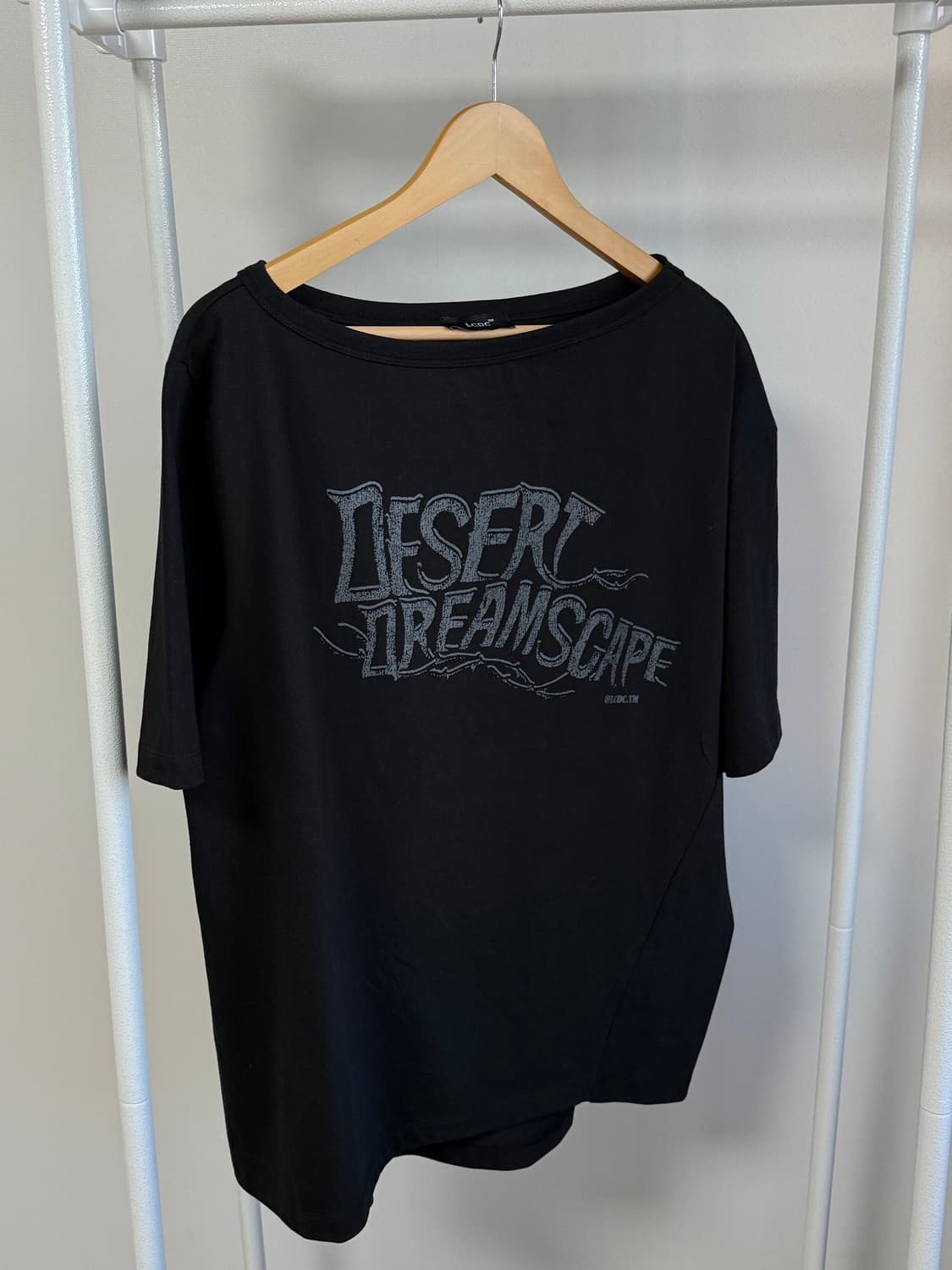 LCDC ASYMMETRIC PRINTED T-SHIRT 상품이미지5