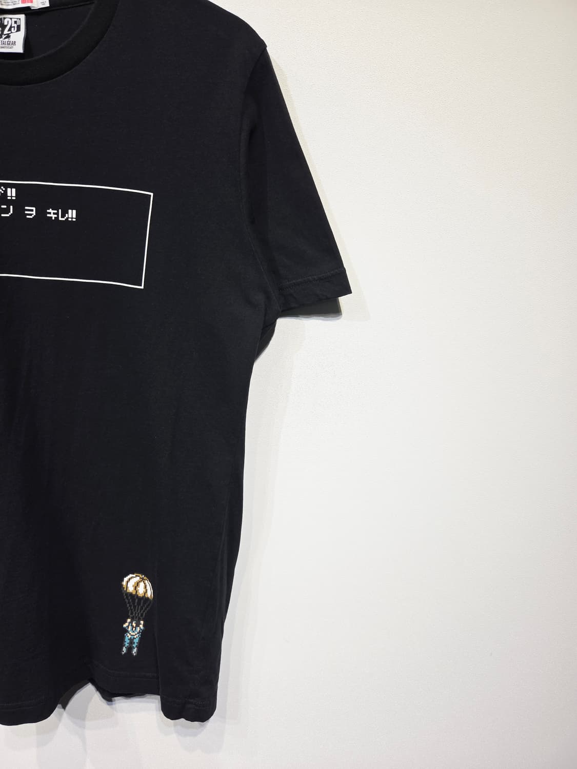 유니클로 UT 메탈기어솔리드 25주년 반팔 티셔츠 블랙 상품이미지5