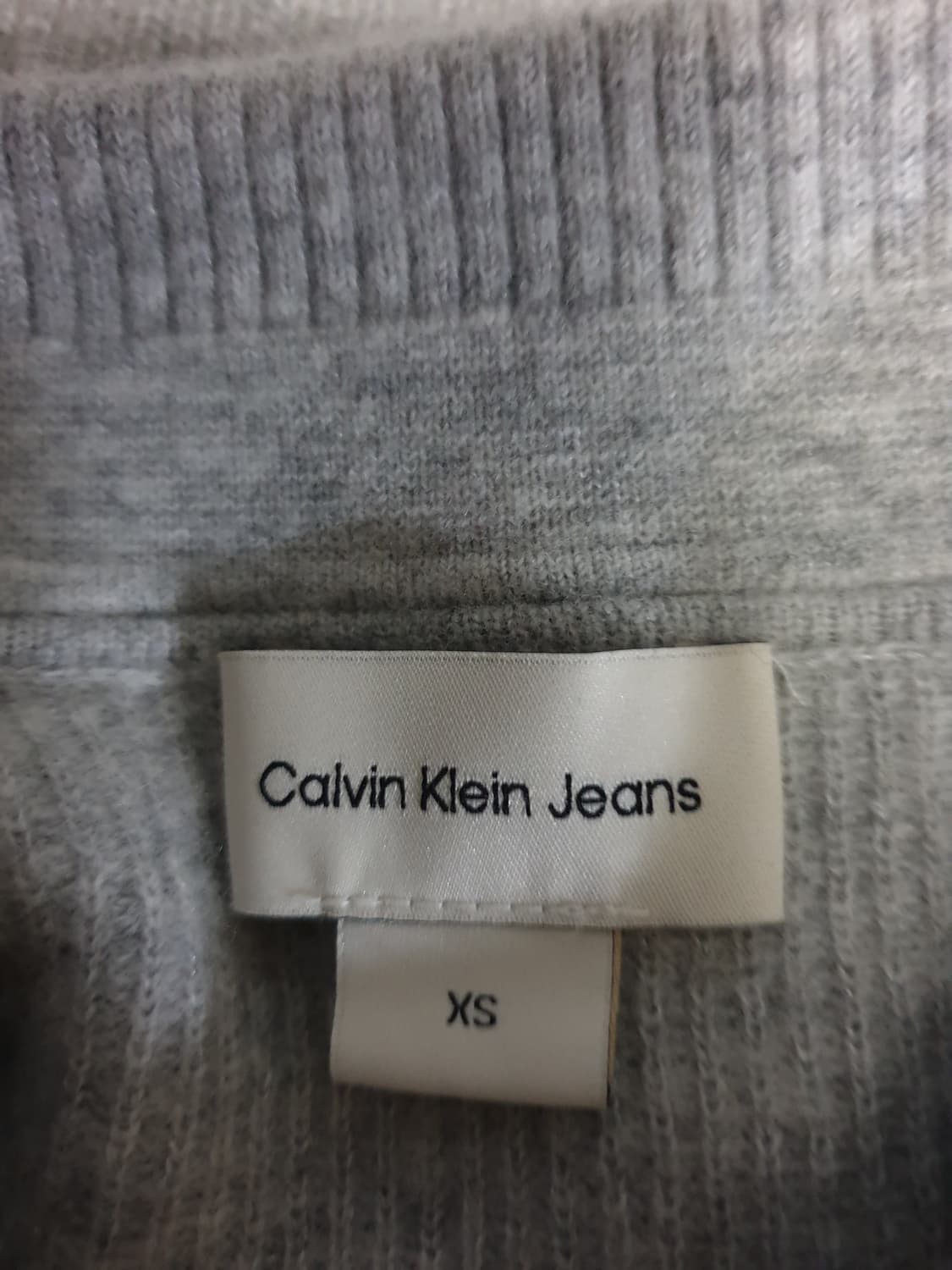 캘빈클라인 캐시미어블렌드 딱붙핏 크롭 카라 가디건 그레이 (XS) 상품이미지3
