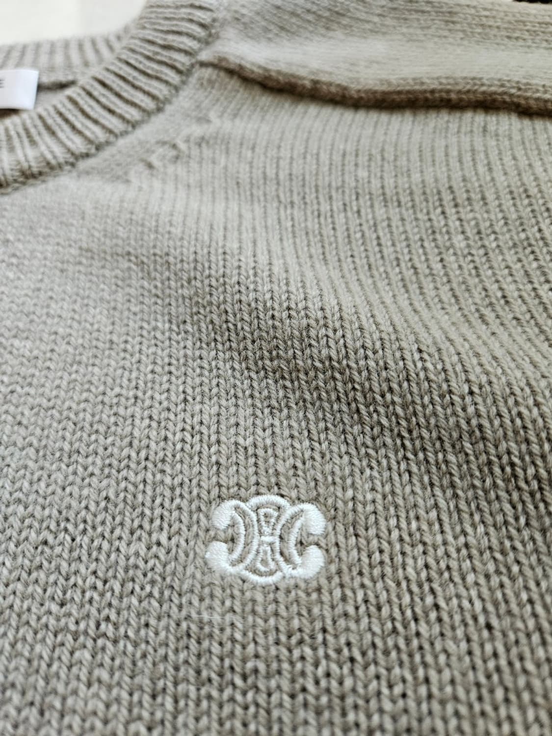 XL 셀린느 캐시미어 울 크루넥 트리옹페 스웨터 샌드  상품이미지4