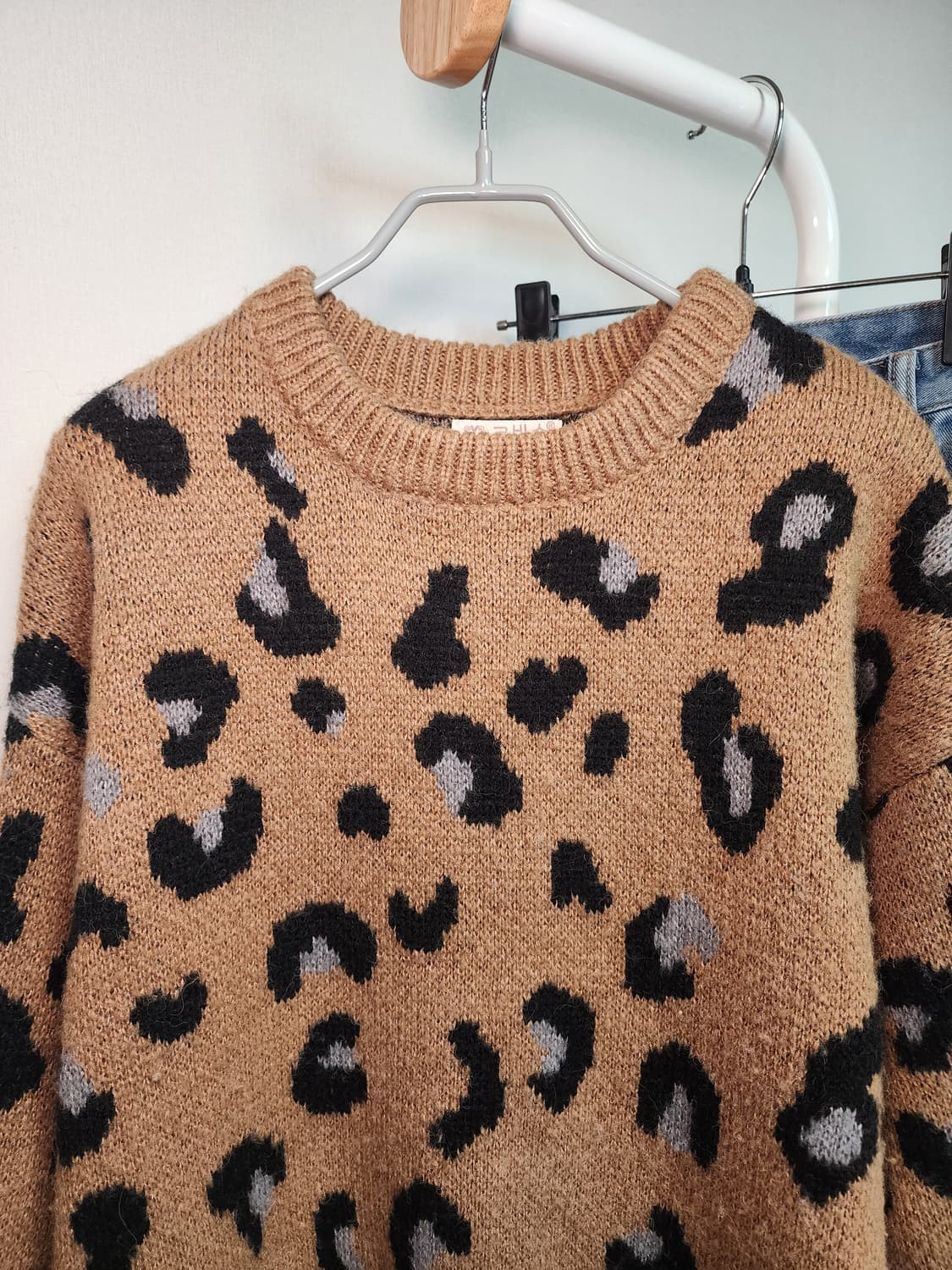 레오파드 패턴 여성 니트티 상품이미지3