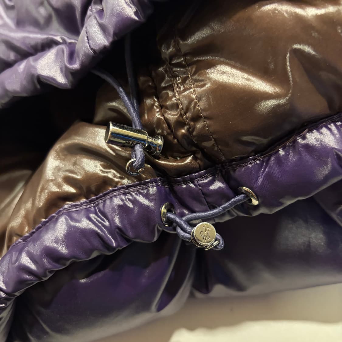 [2] 몽클레어 유광 퍼플 다운 패딩 자켓 D123 상품이미지9
