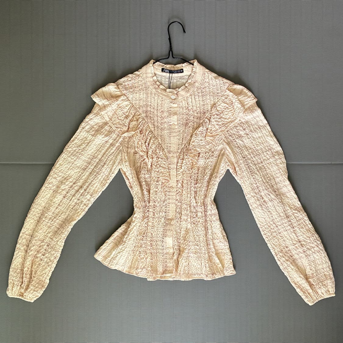 Zara ruffle blouse 상품이미지1