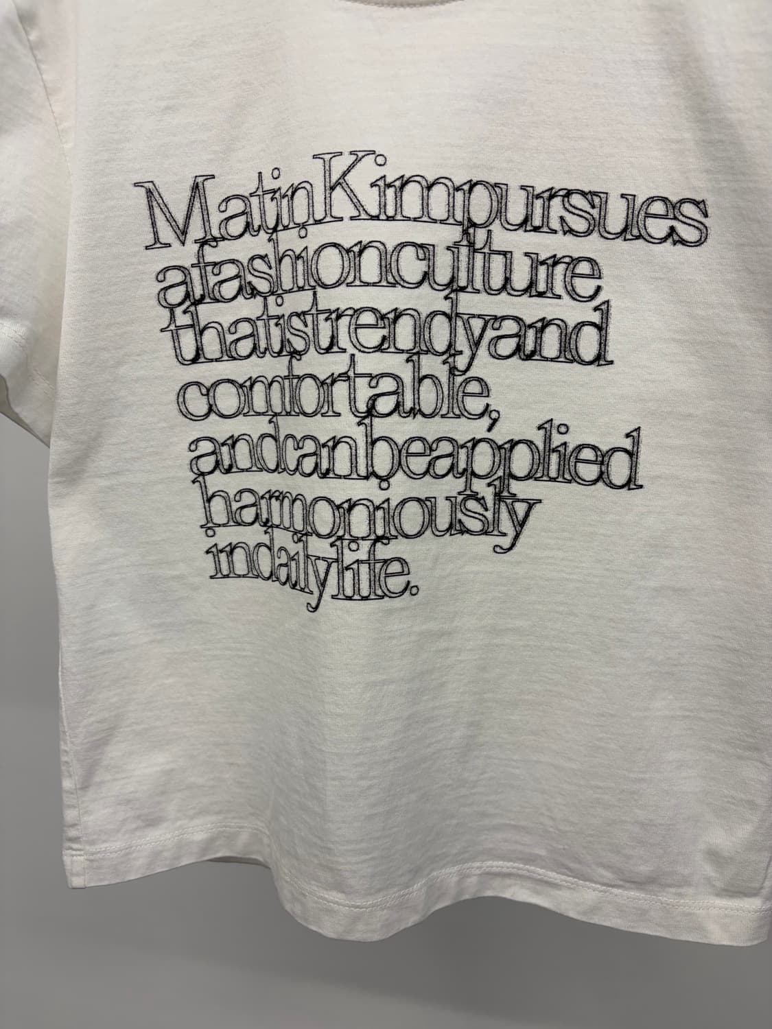 마뗑킴 MATIN KIM THIN TYPO TOP 씬타이포 반팔티 상품이미지2