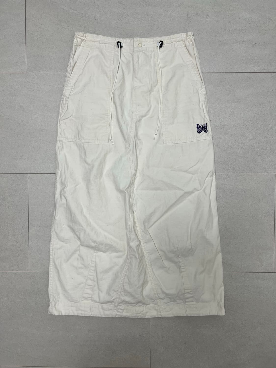 니들즈 화이트 스트링 퍼티그 미디 스커트 상품이미지3