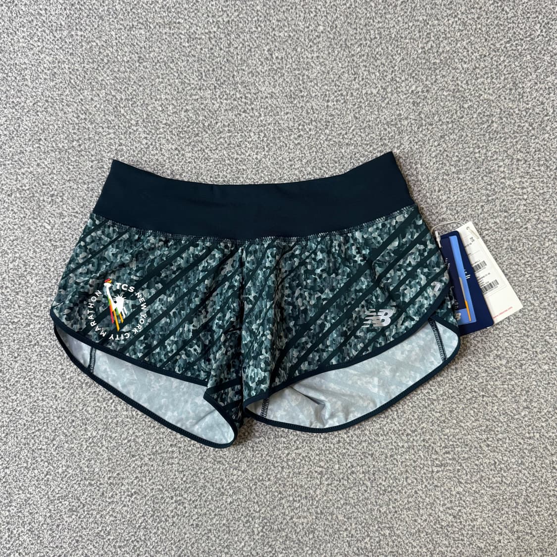 [정가 6만원 새상품] 뉴발란스 뉴욕마라톤 반바지 상품이미지1