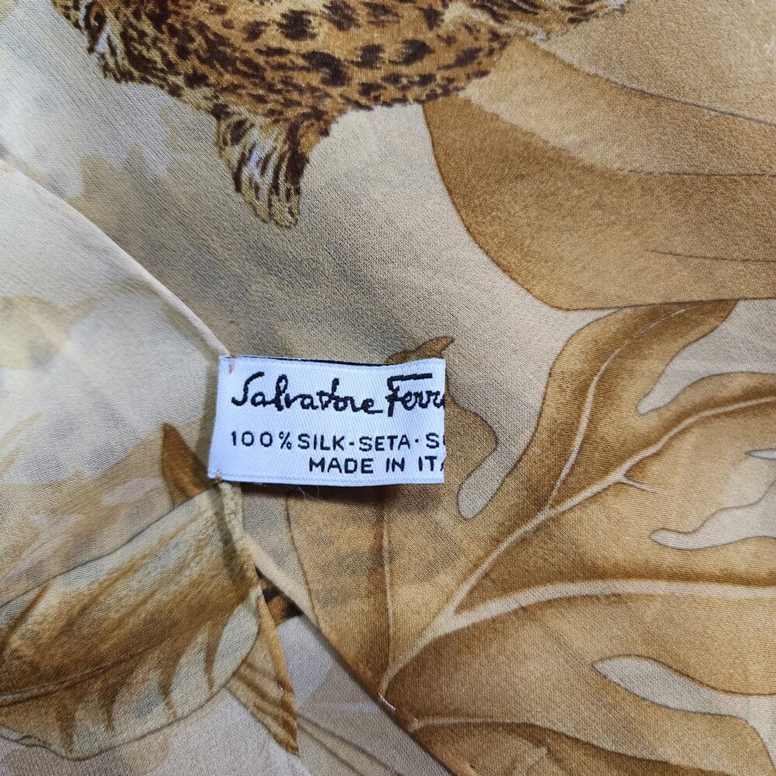 페라가모 실크 스카프 상품이미지5