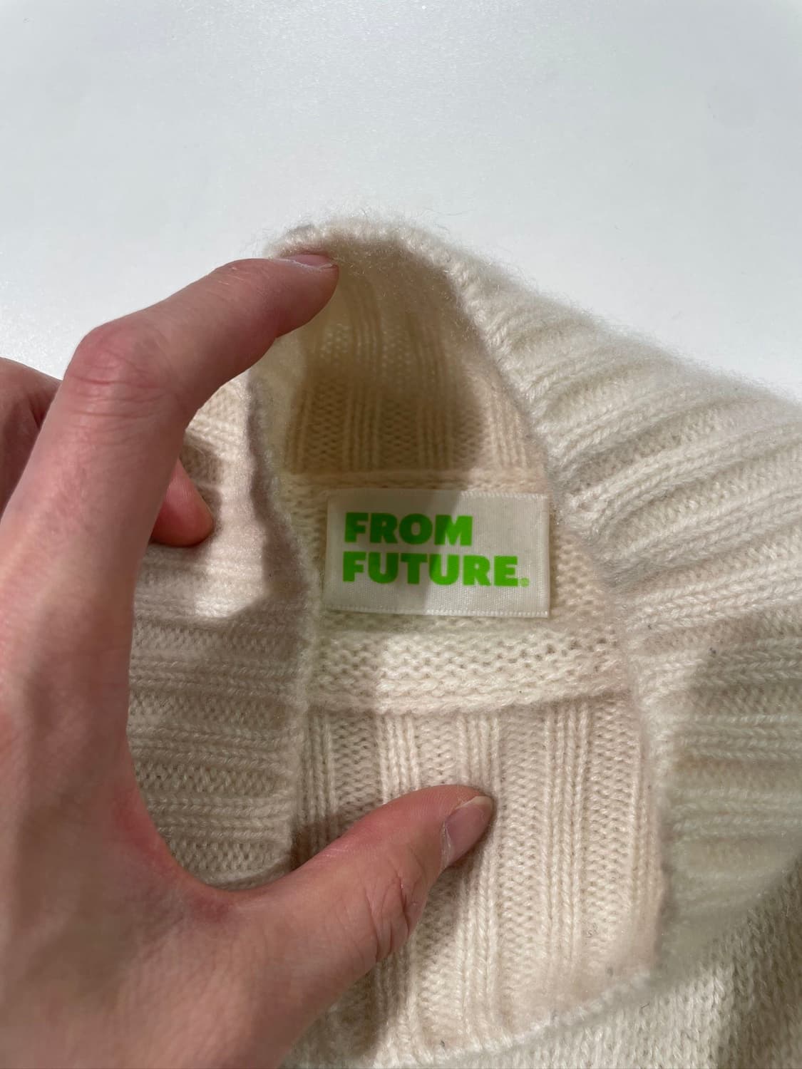 프롬 퓨처 아이보리 모크넥 캐시미어 니트 상품이미지7