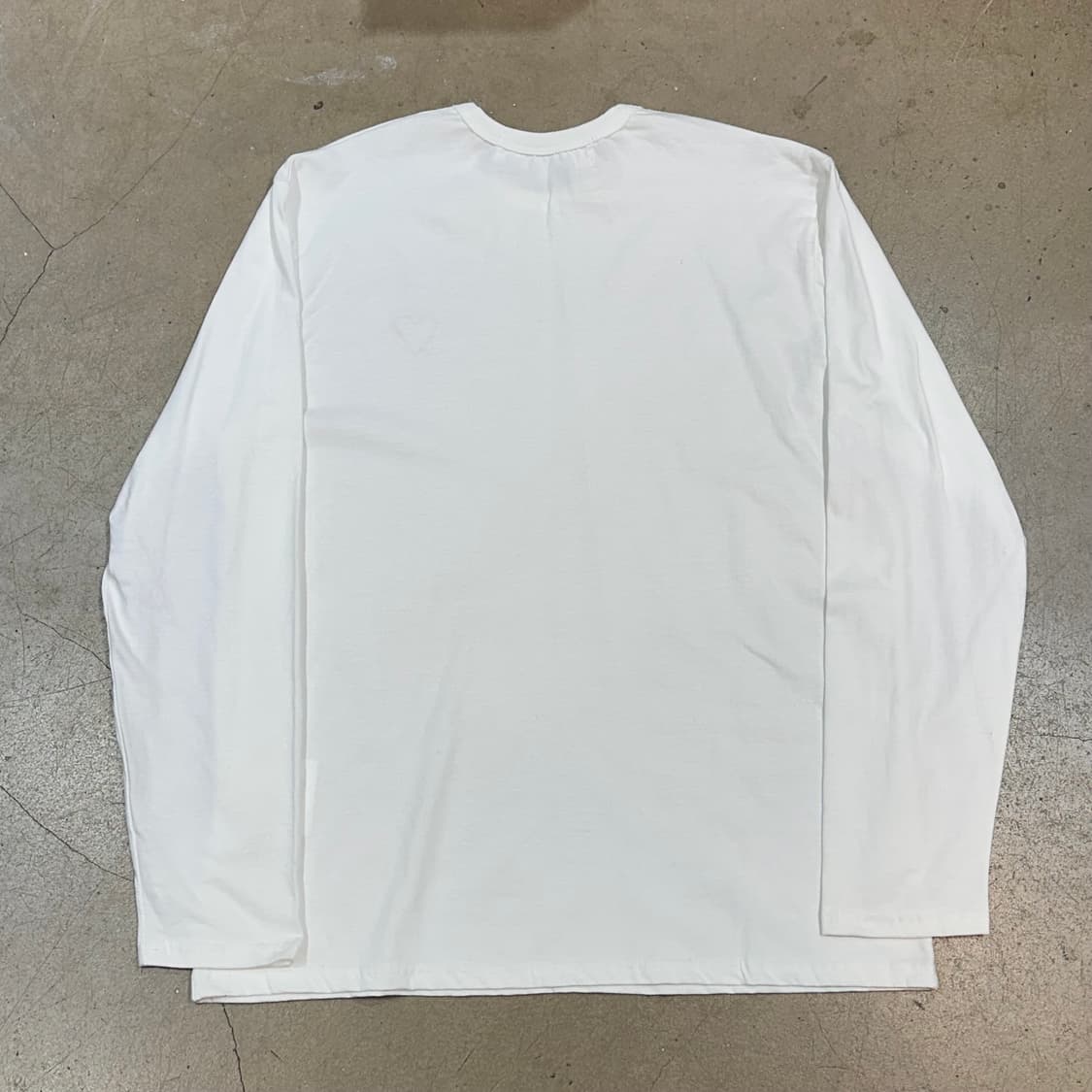 L 꼼데가르송 레드 와펜 화이트 롱슬리브 상품이미지3