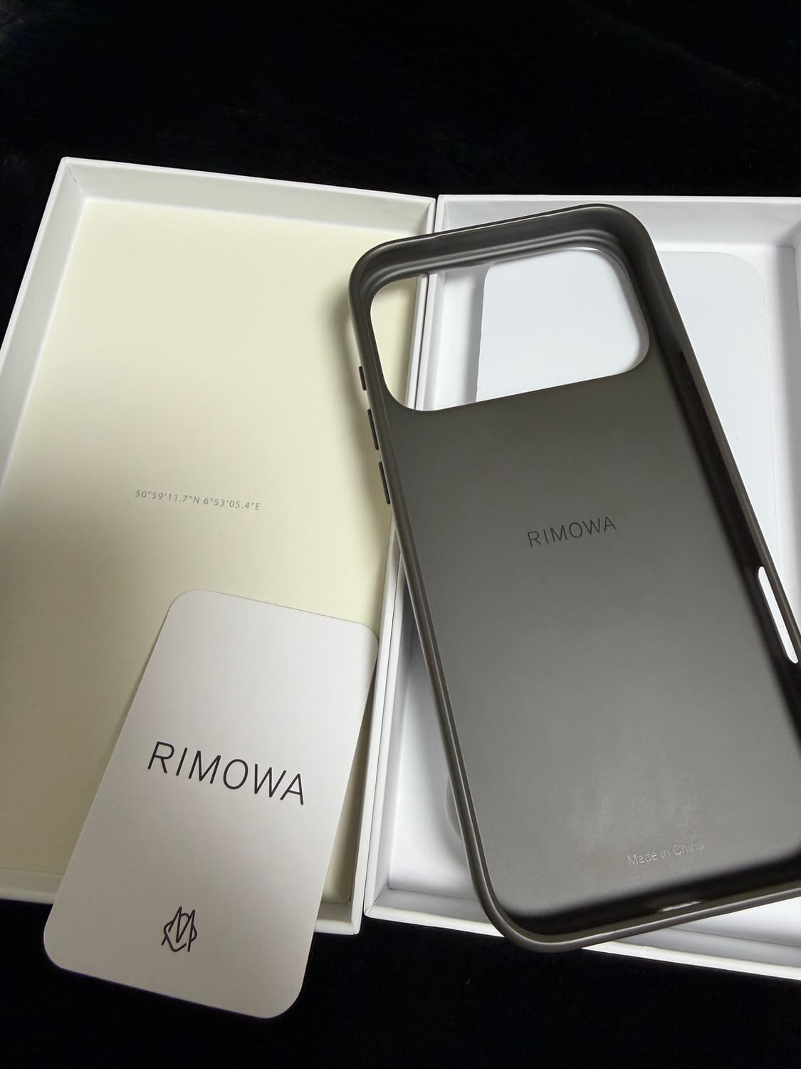 아이폰17프로맥스 리모와 슬레이트그레이 맥세이프 케이스 상품이미지2