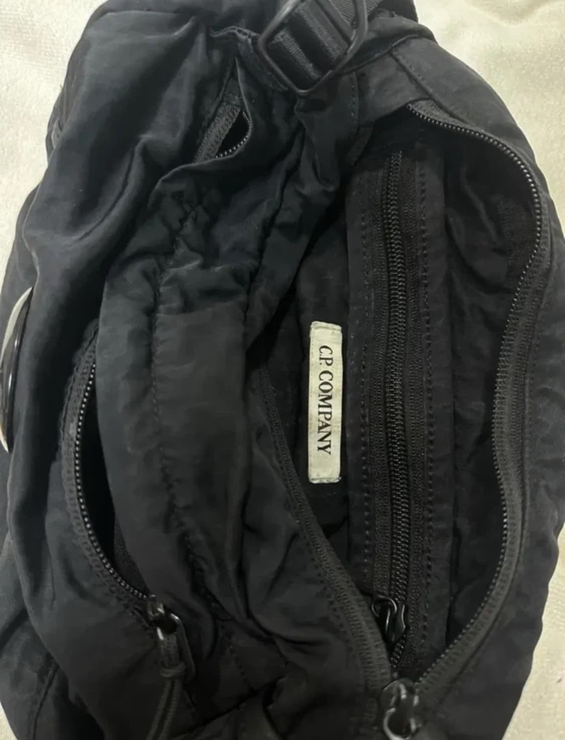 cp컴퍼니 가방 힙색 크로스백 블랙 상품이미지5