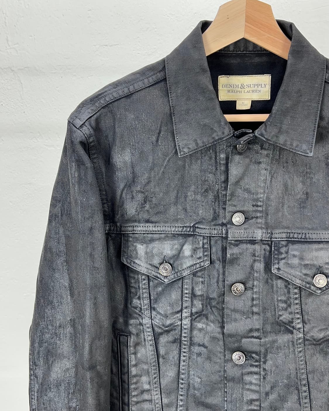 데님 앤 서플라이 블랙 왁스 코팅 블랭크 트러커 데님 자켓 상품이미지2