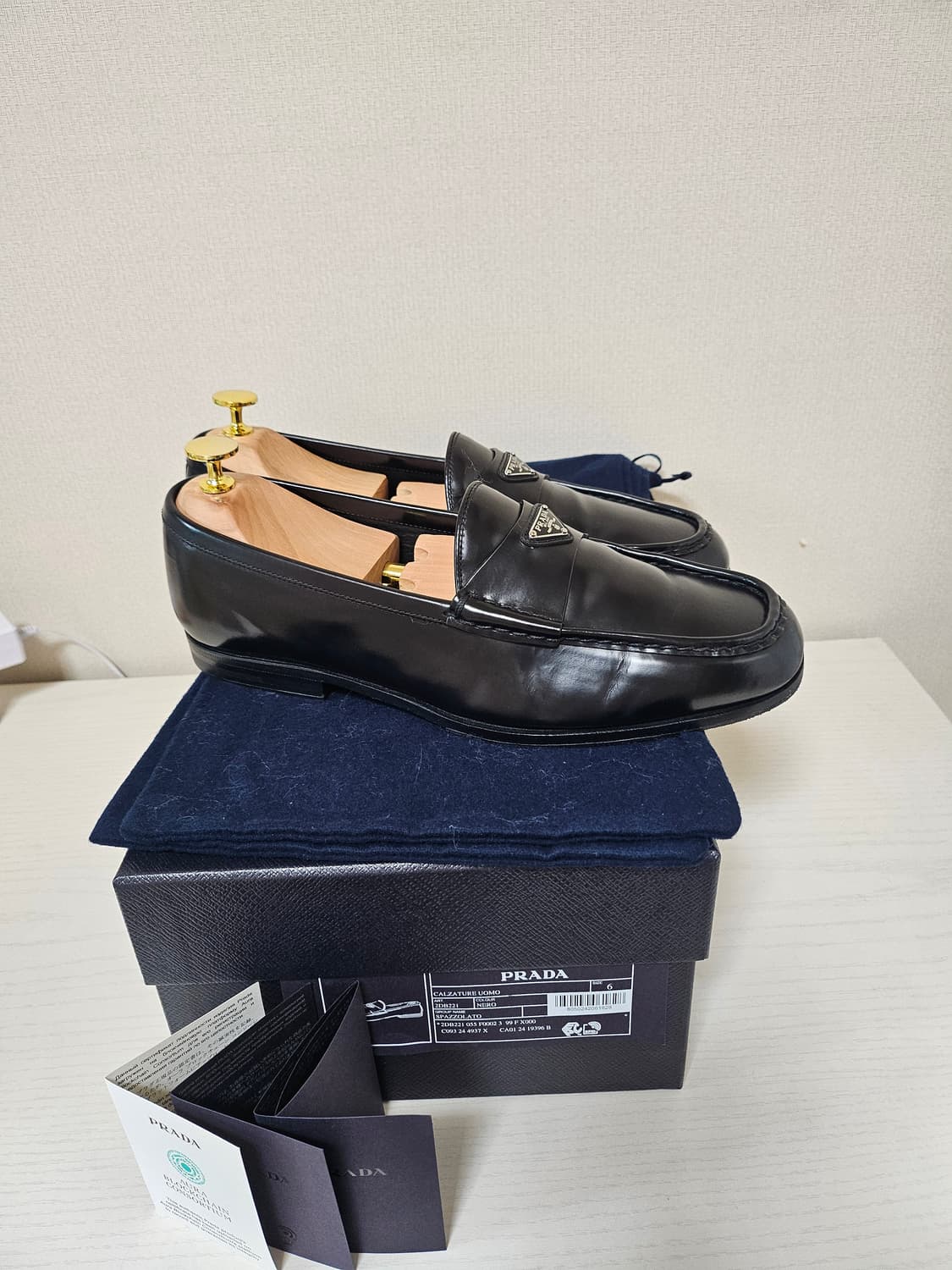 (정품) 프라다 삼각로고 레더로퍼 상품이미지4