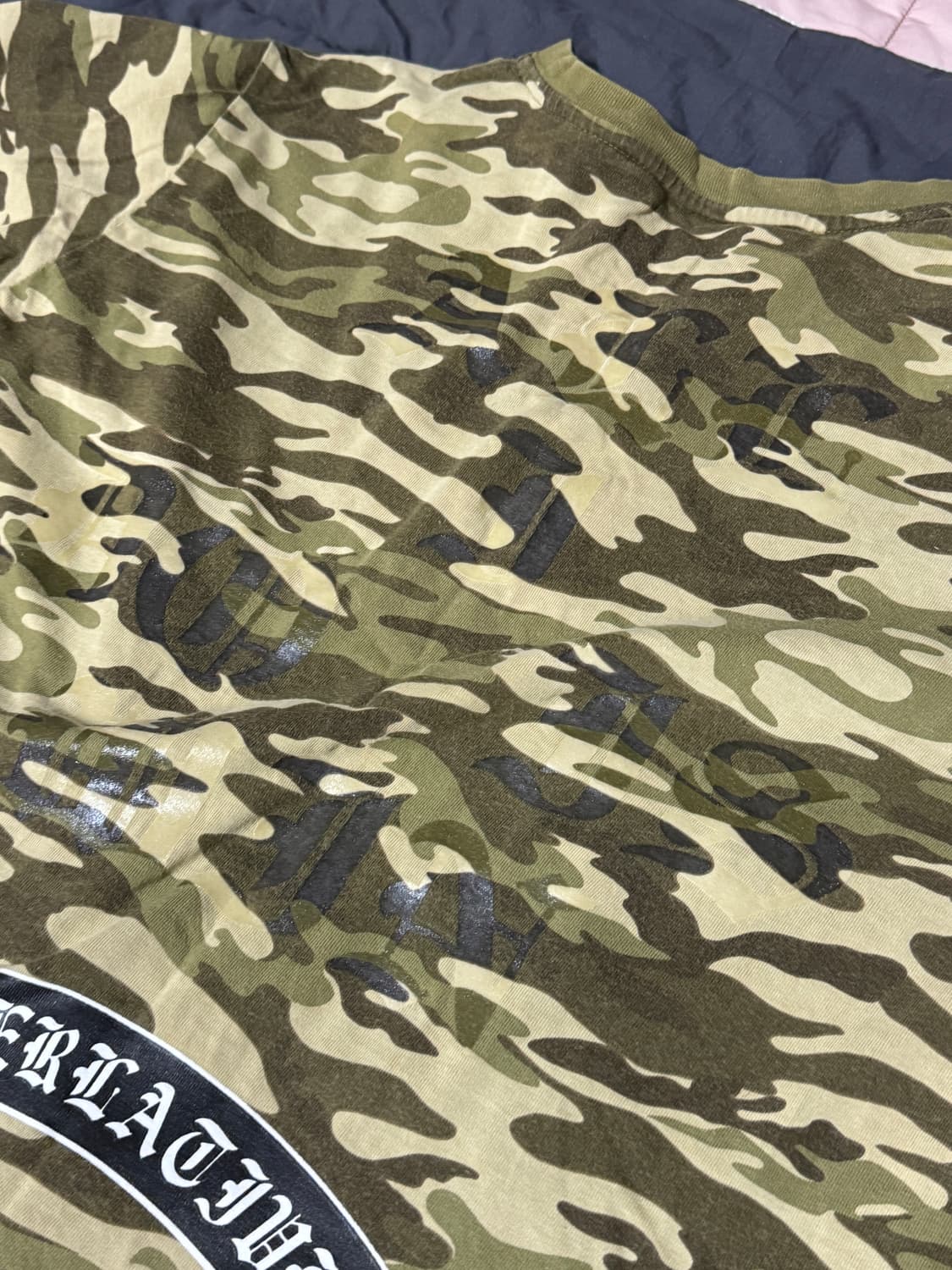  카모플라쥬 패턴의 면 반팔 상품이미지3