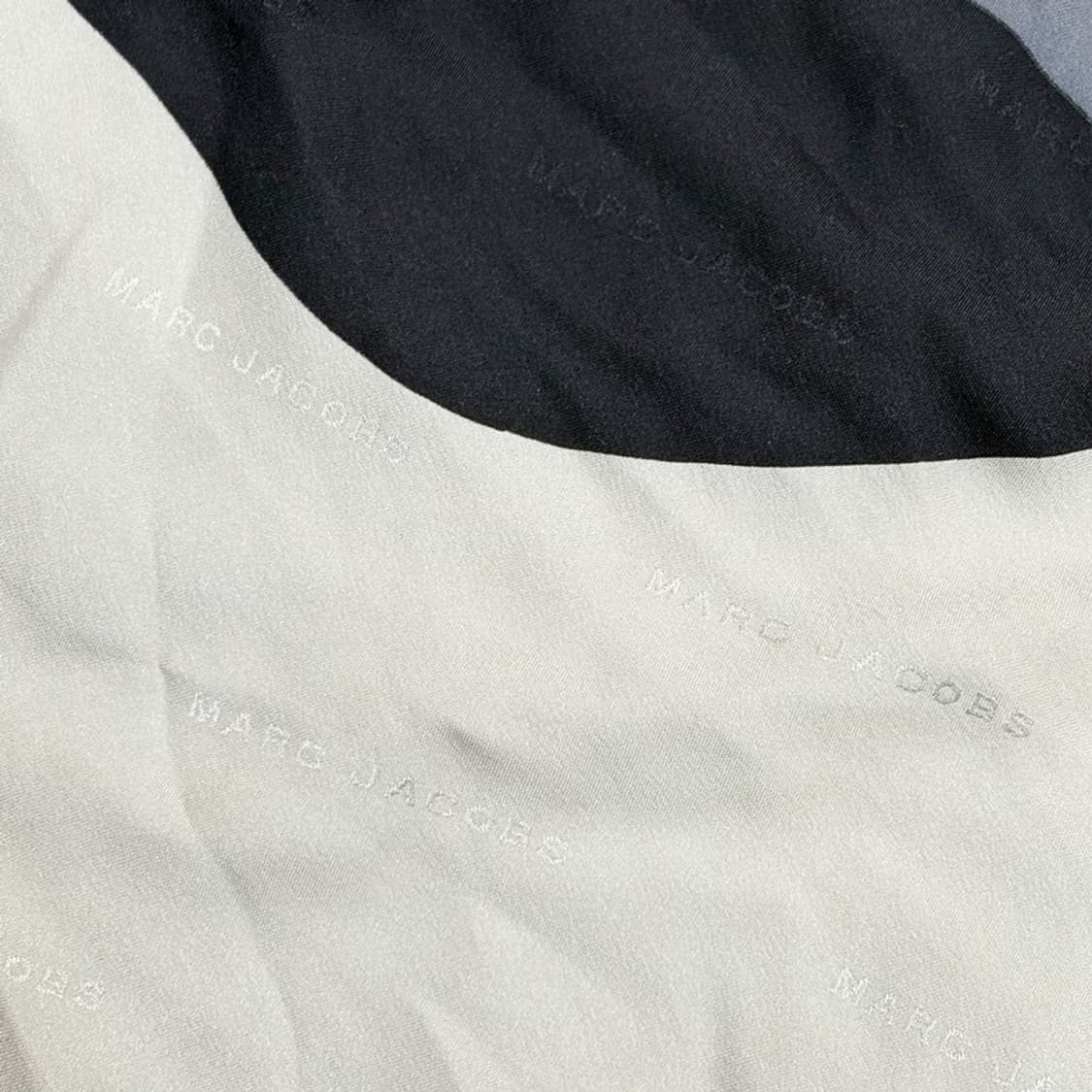 MARC JACOBS 100% 세타실크 스카프 상품이미지4