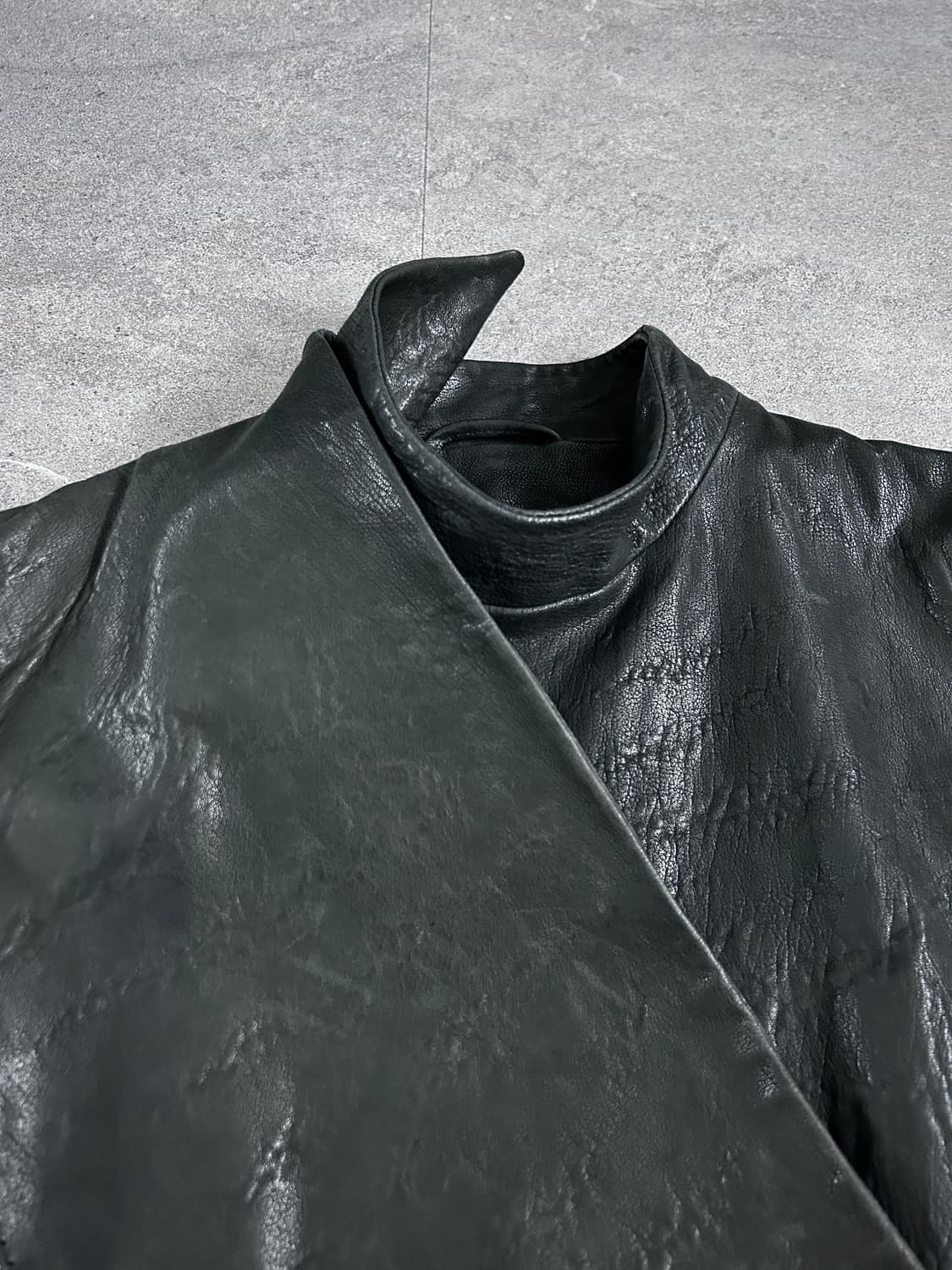 마스나다 사선 하이넥 비대칭 램스킨 자켓 상품이미지2