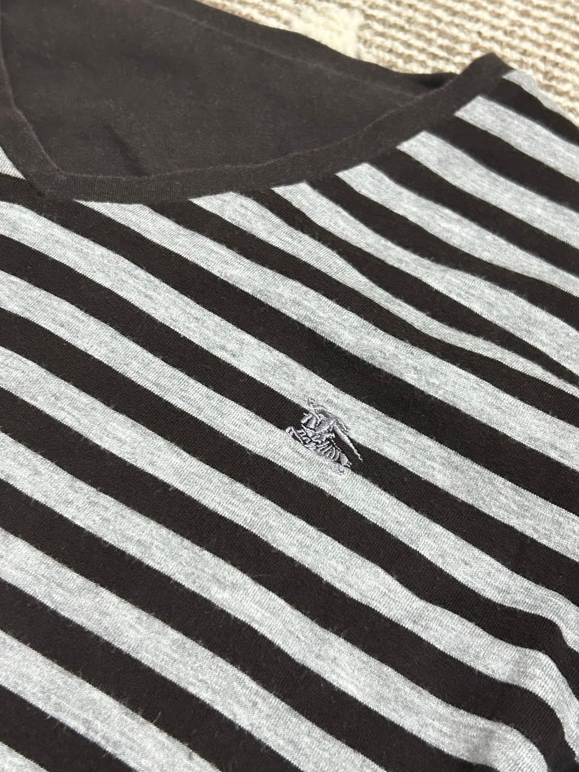 버버리 블랙라벨 브라운 레이어드 브이넥 롱슬리브  상품이미지2