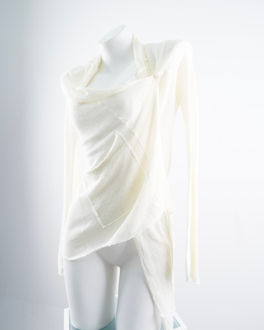 G.O.A 아이보리 언발 디테일 가디건 상품이미지4