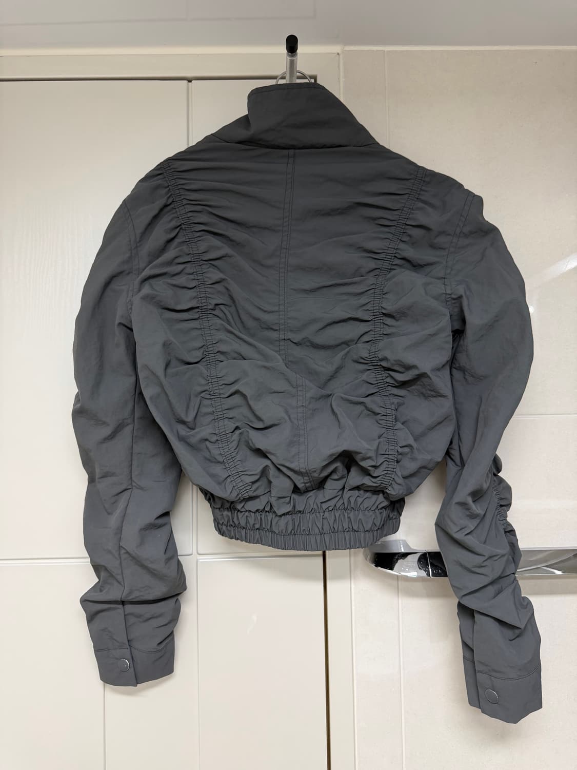 셔링 크롭 바람막이 상품이미지3