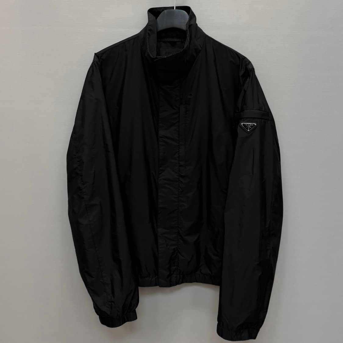 프라다 삼각로고 리나일론 바람막이 자켓( 50 ) 상품이미지1