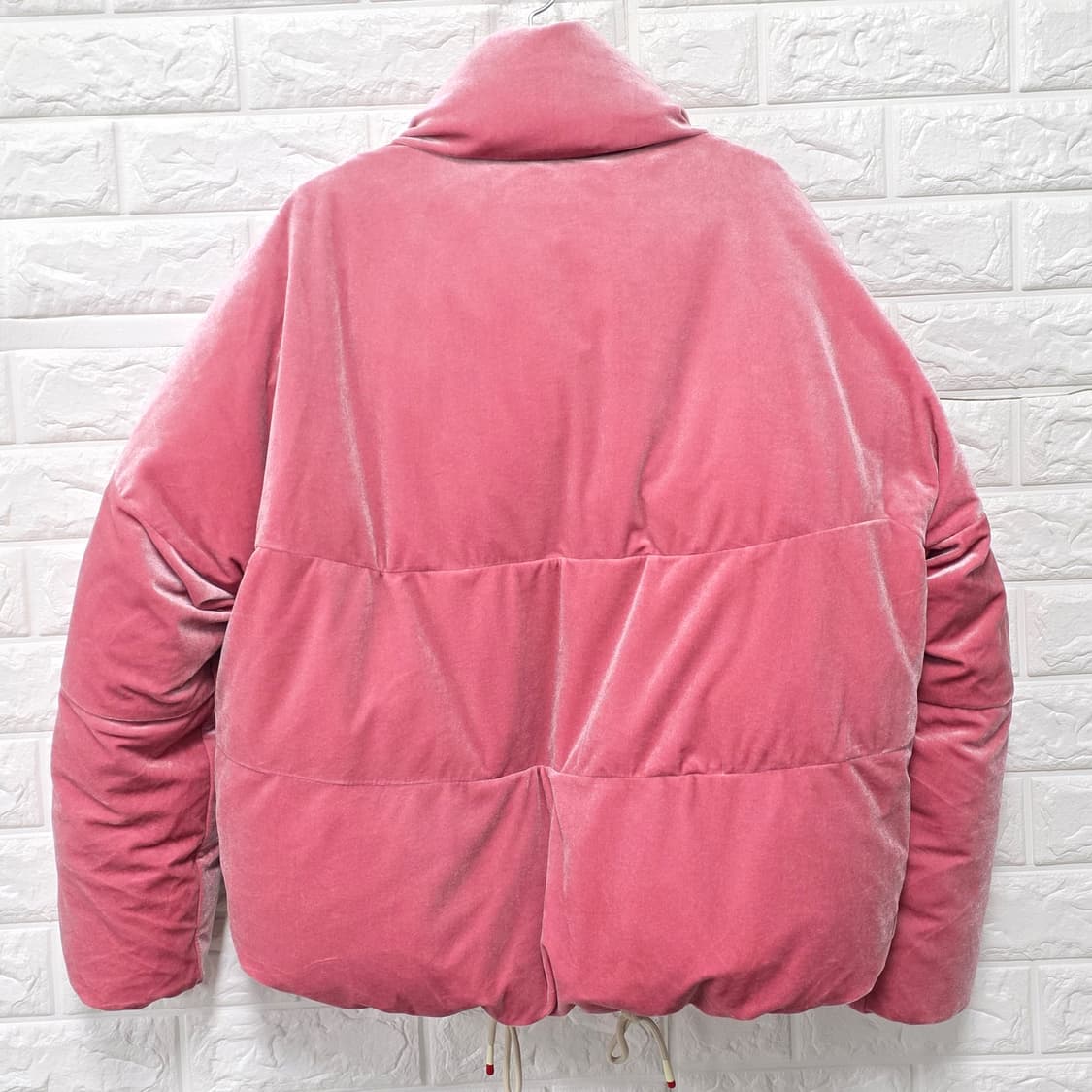 택포) 질스튜어트  벨벳 다운 숏패딩 90 새상품 상품이미지4