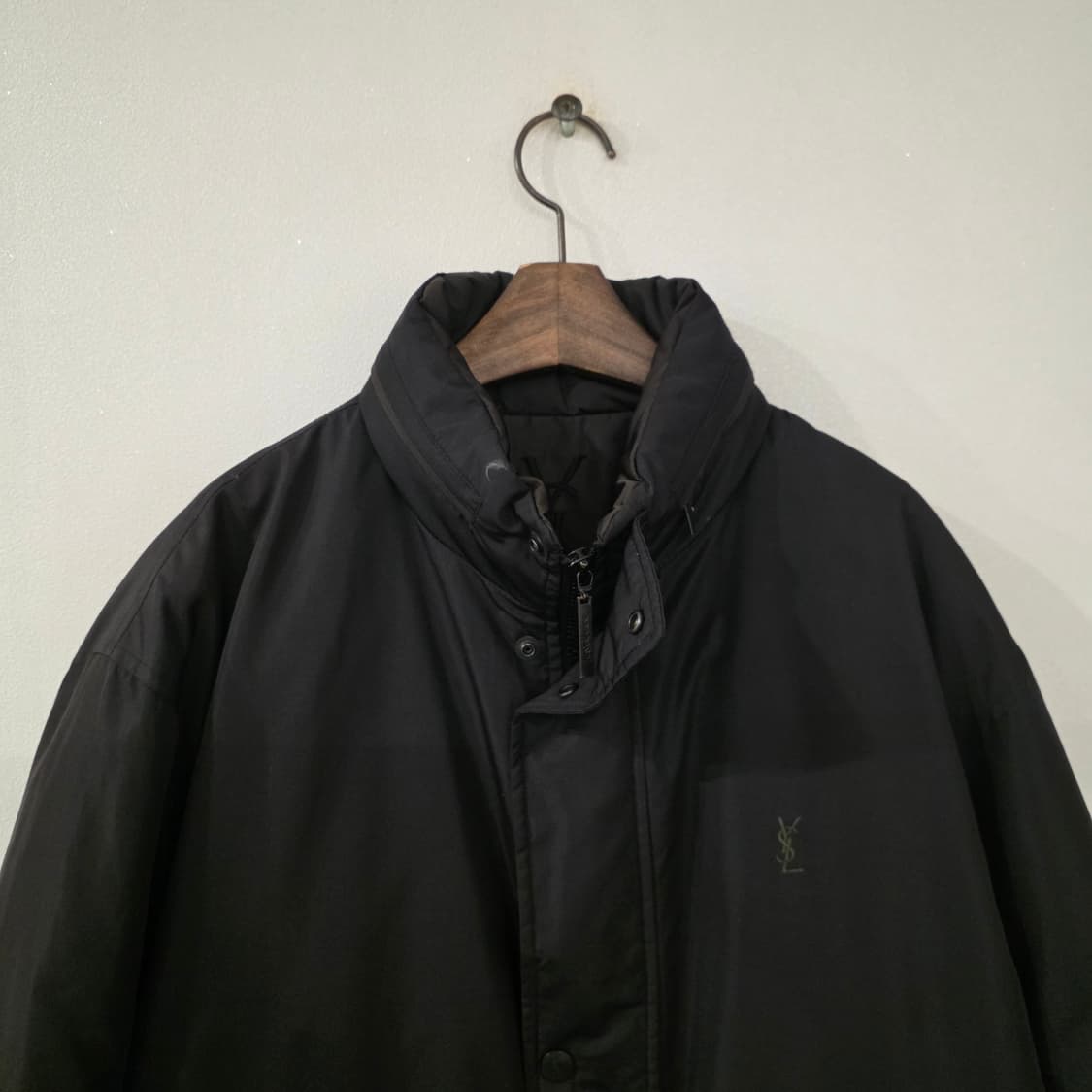 입생로랑 구스다운 패딩 점퍼 블랙 95(M) 상품이미지3