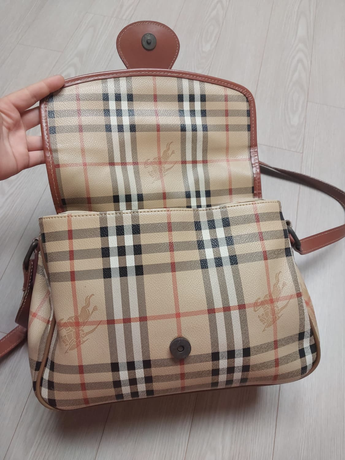 정품 버버리 노바체크 크로스백 상품이미지7