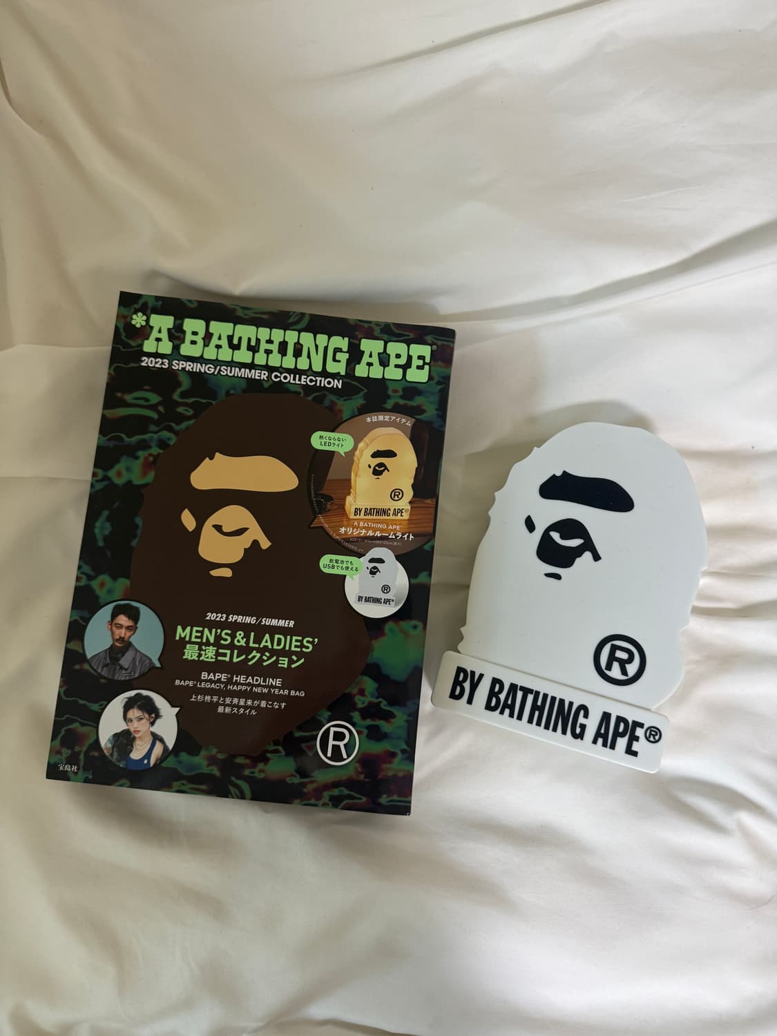 베이프 2023 S/S 컬렉션 잡지 & 무드등 상품이미지1