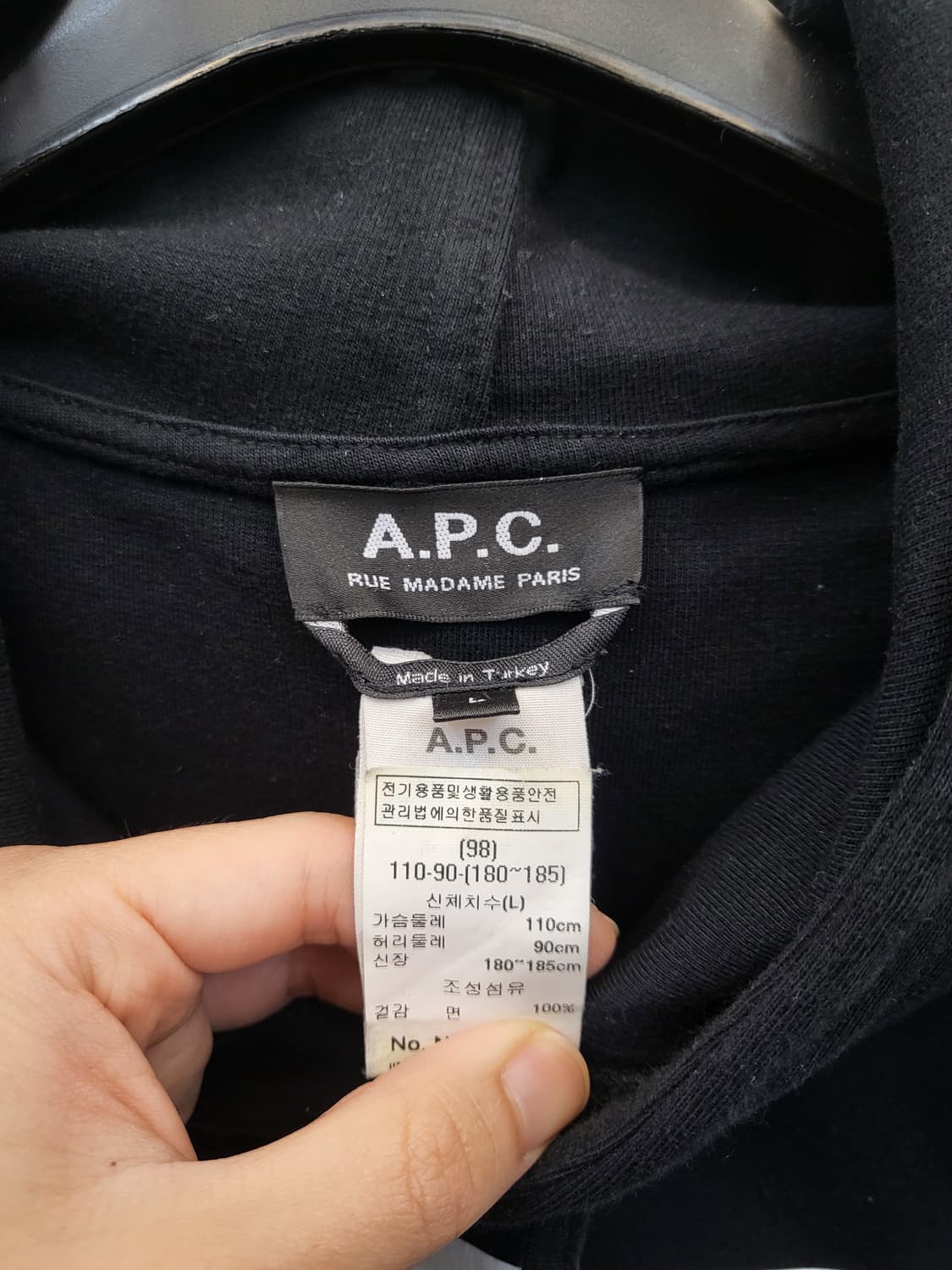 A.P.C 아페쎄 스몰로고 블랙 후드티 상품이미지4