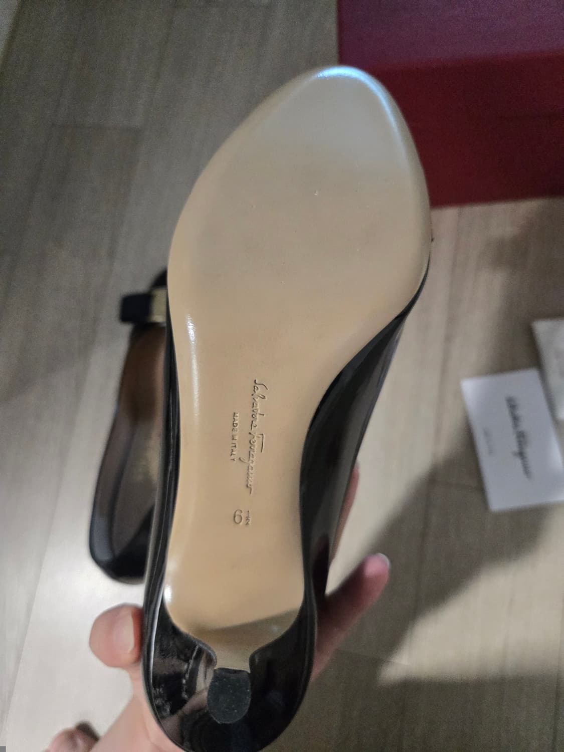페라가모 바라보우 펌프스 상품이미지3