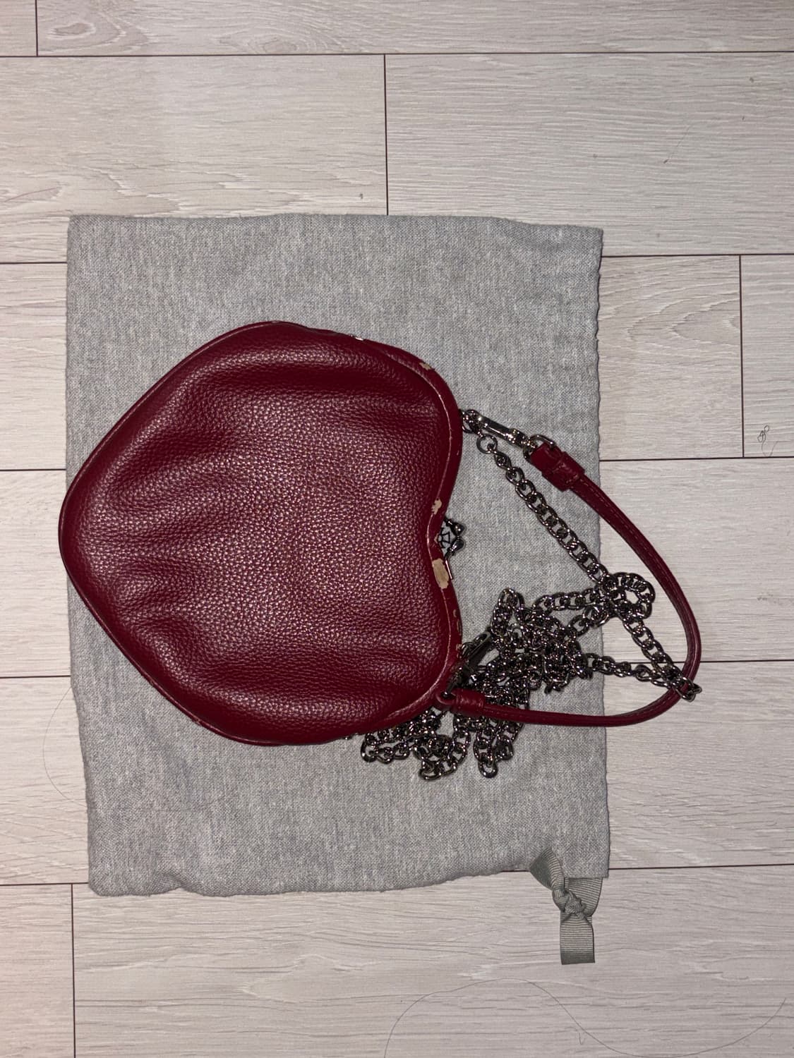 비비안웨스트우드 벨 하트 프레임 크로스 체인백 상품이미지3