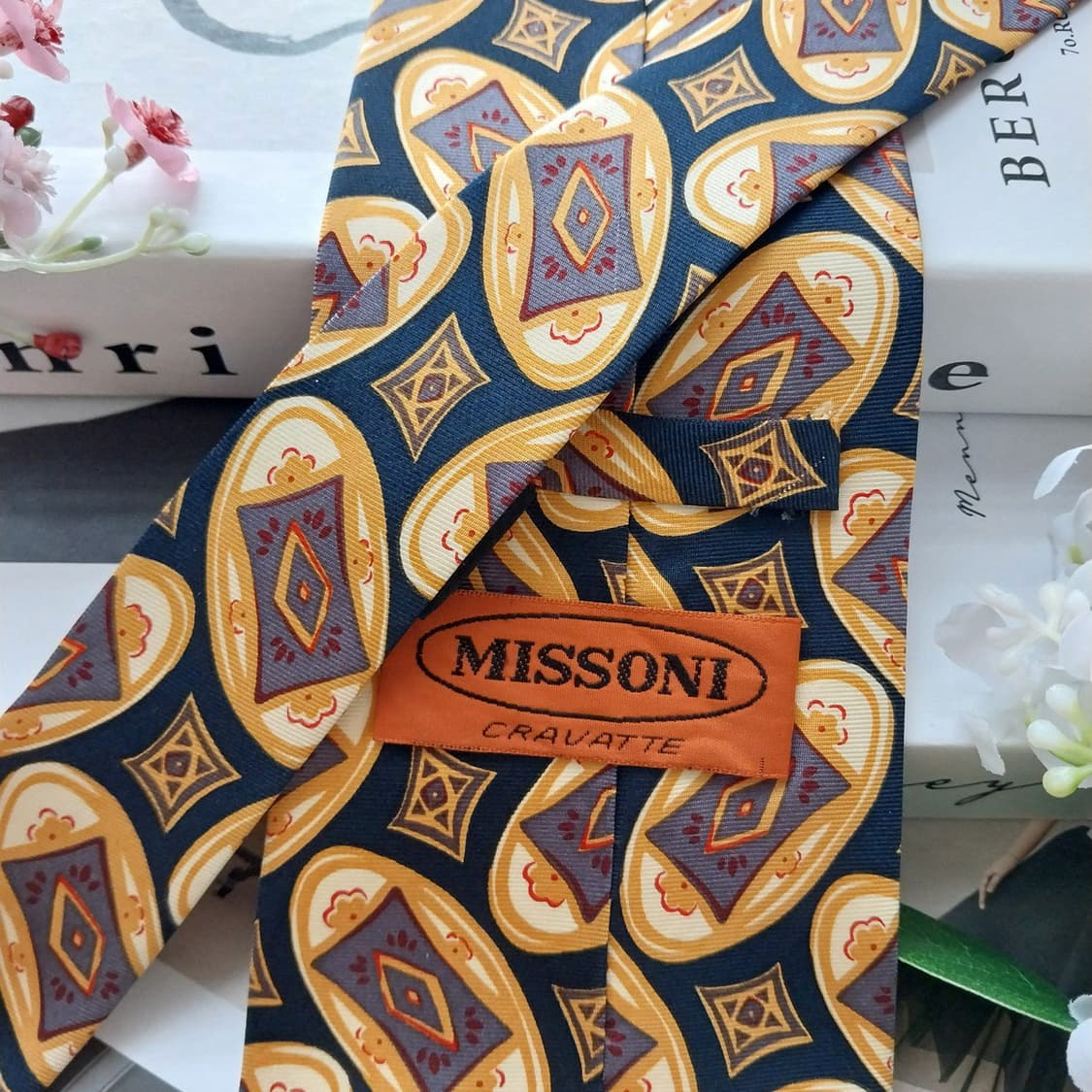 미쏘니 실크 네이비 기하 패턴 넥타이 9.7cm A+등급 K1782
 상품이미지6
