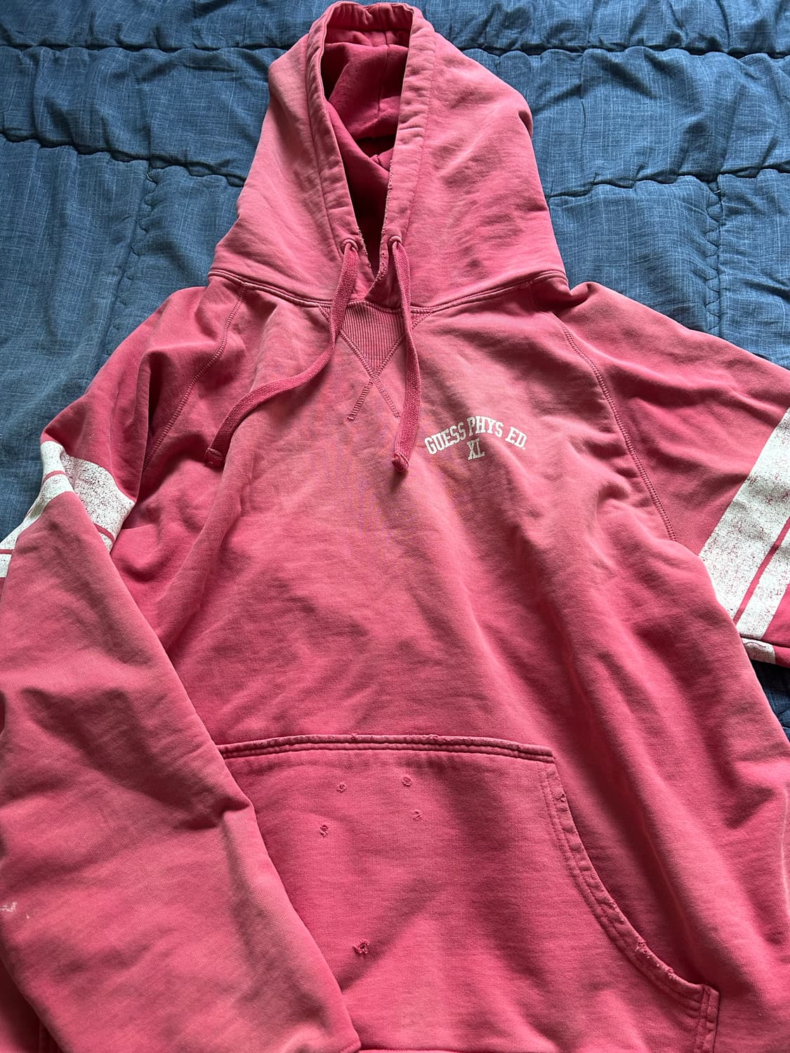 Guess 바시티 후디 상품이미지1