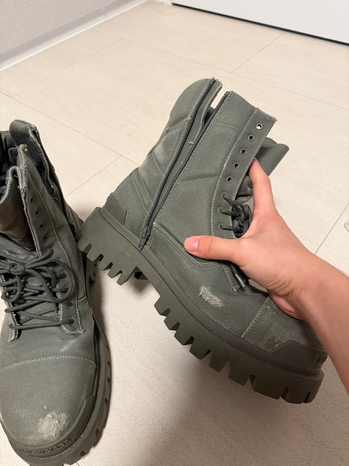 발렌시아가 컴뱃 스트라이크 부츠 상품이미지3