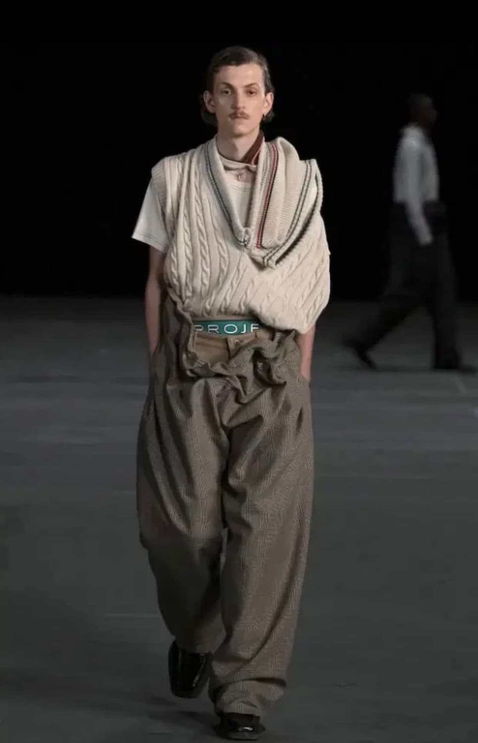 와이프로젝트 트리플 넥라인 니트 베스트 상품이미지1