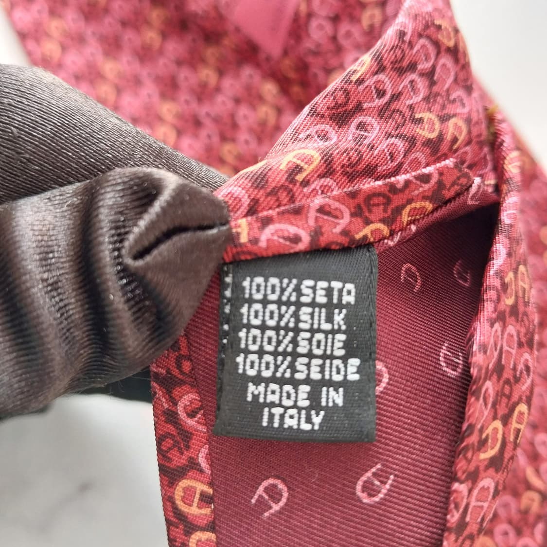 아이그너 실크 진핑크 로고 패턴 넥타이 9.6cm A+등급 K1411
 상품이미지7