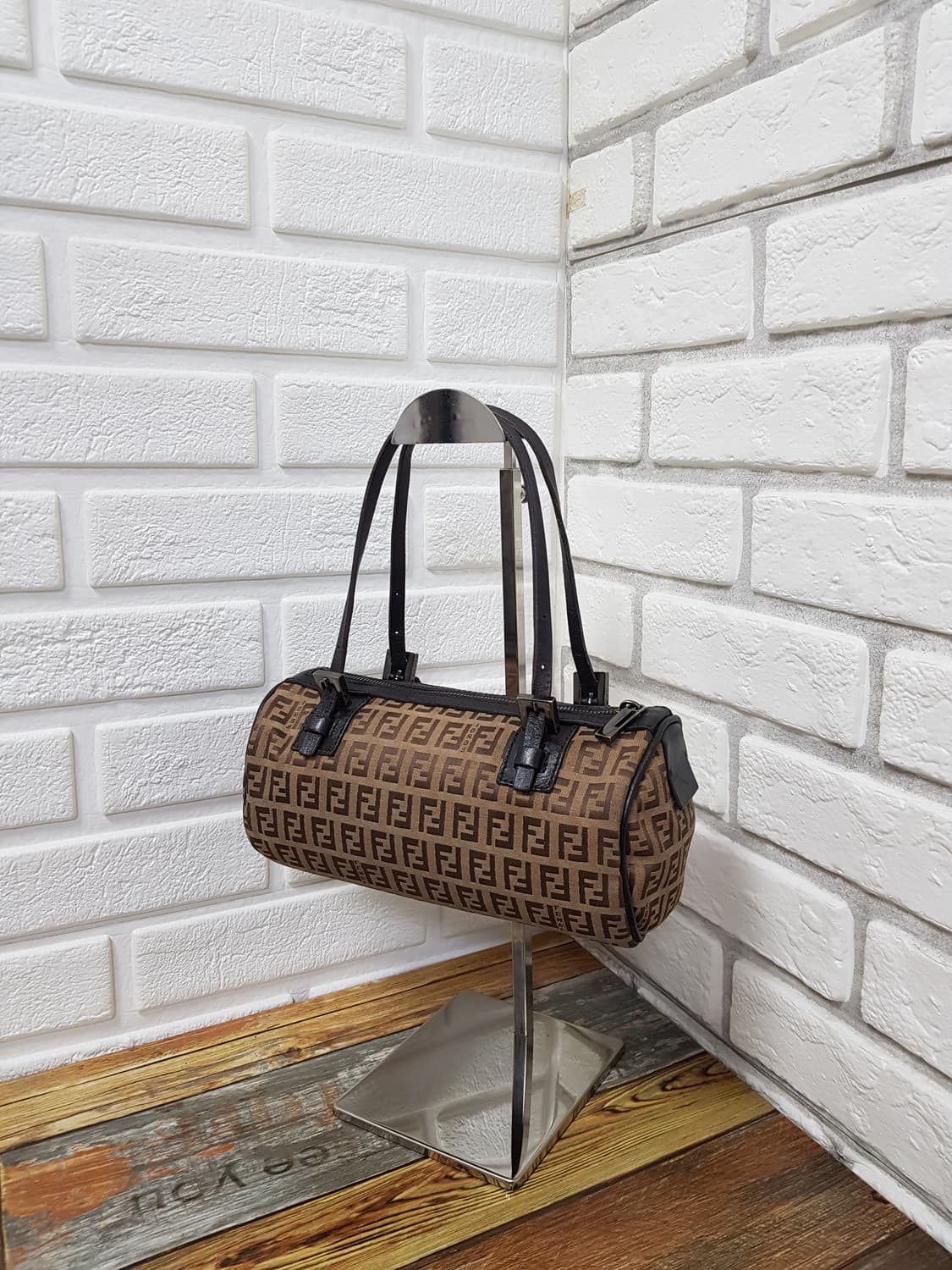 [정품] 펜디 주카 바게트백 원통백 상품이미지1