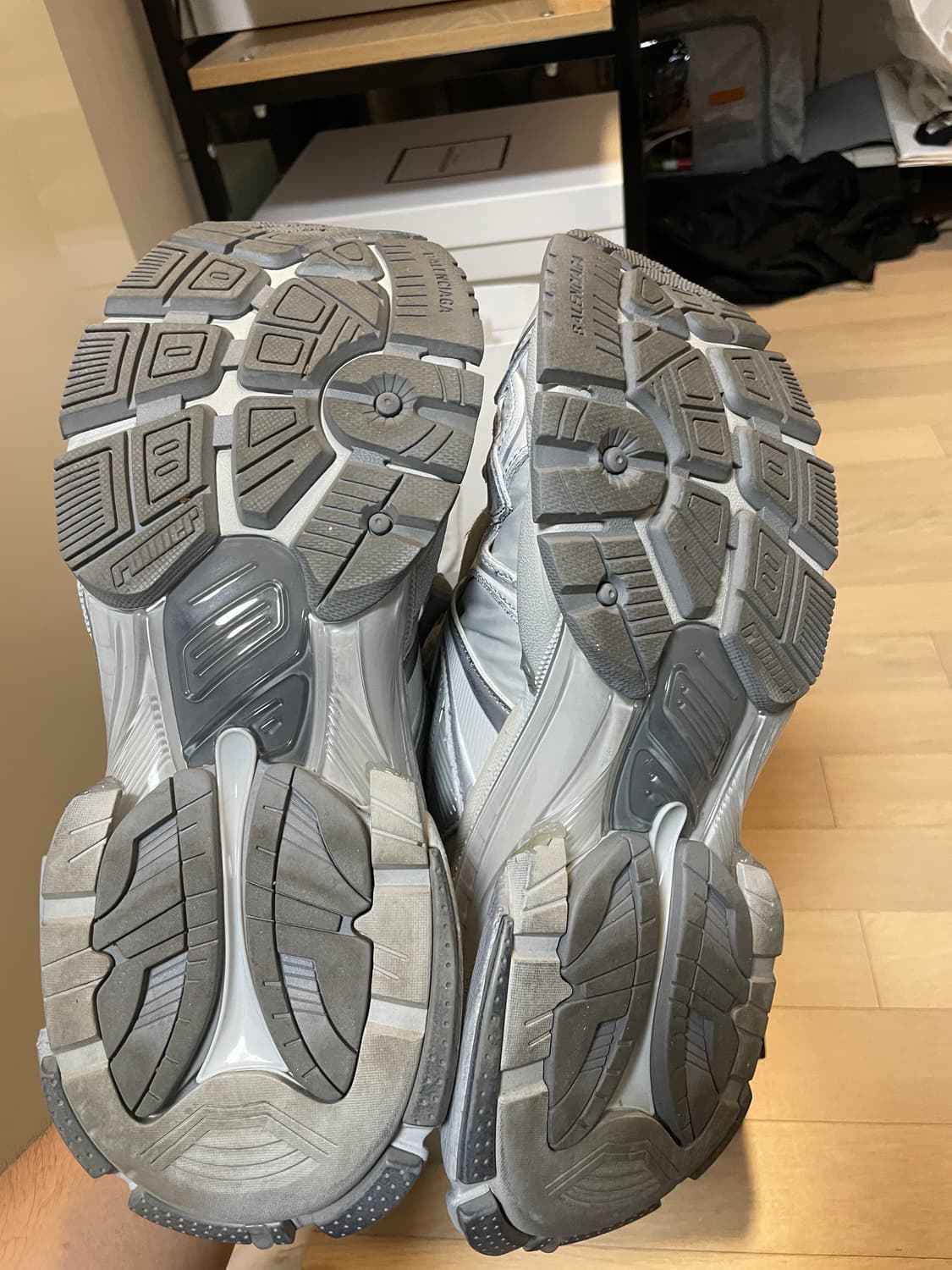 발렌시아가 러너 2.0 신상 나일론 그레이 42사이즈 상품이미지5