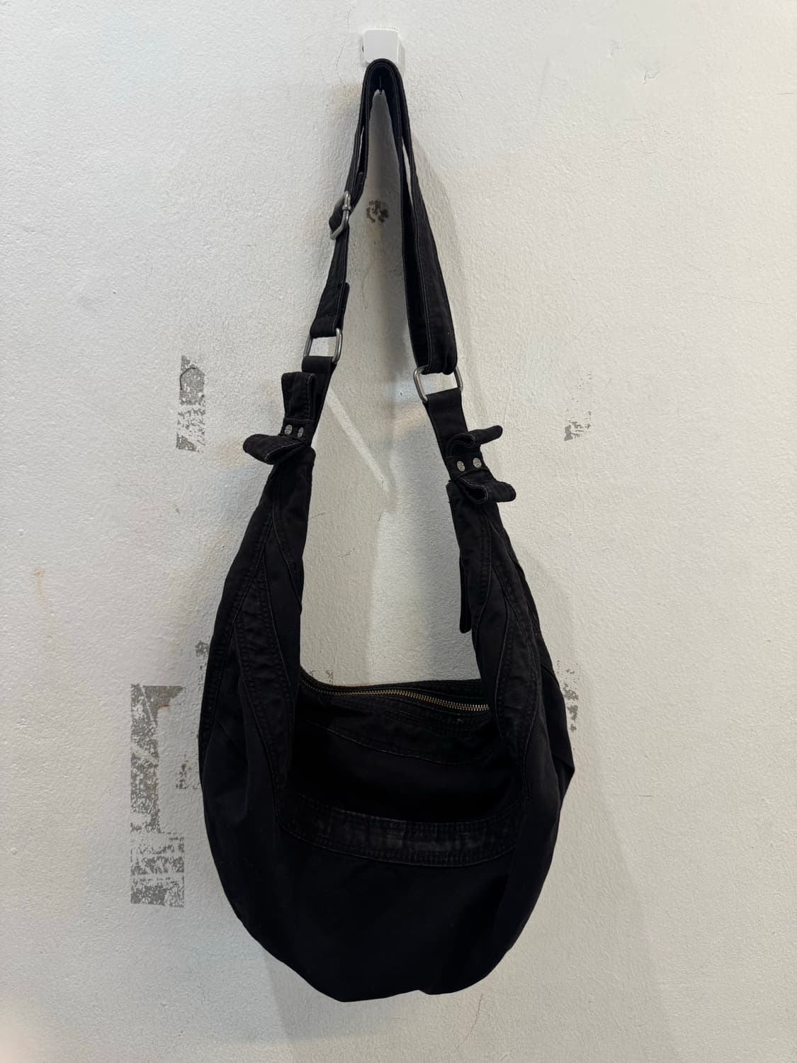 Diesel Archive Black Hobo Bag 상품이미지1