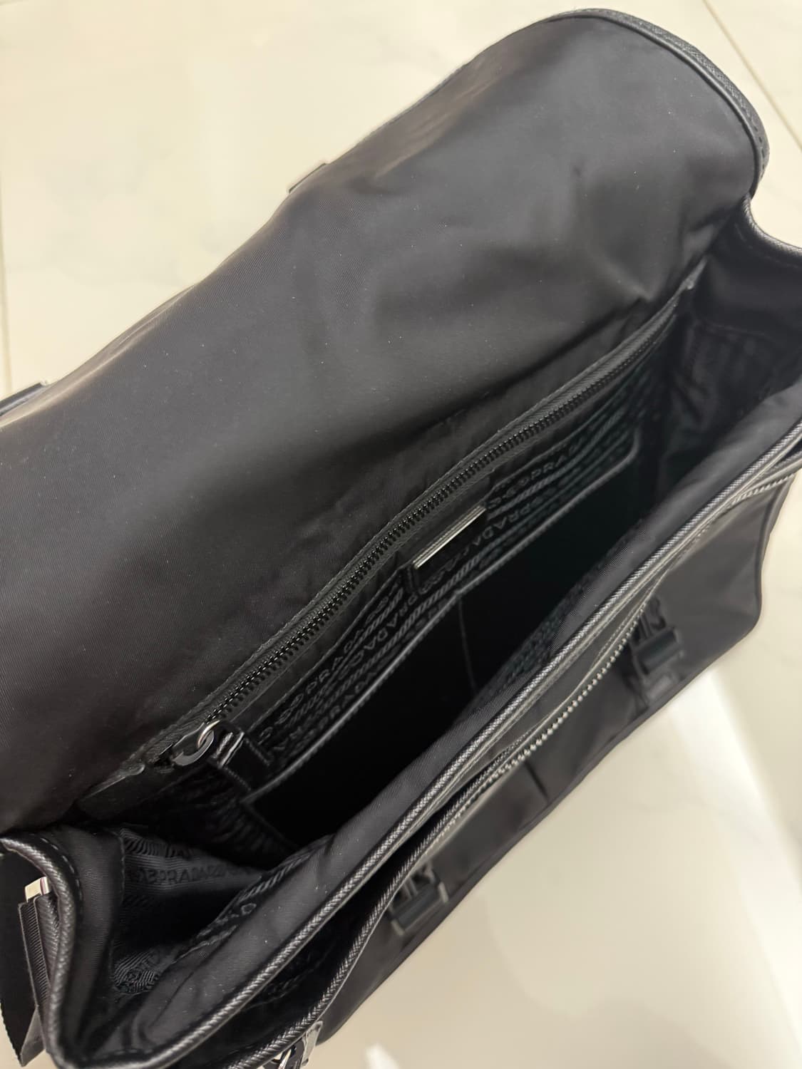 프라다 리나일론 사피아노 가죽 숄더백 상품이미지3