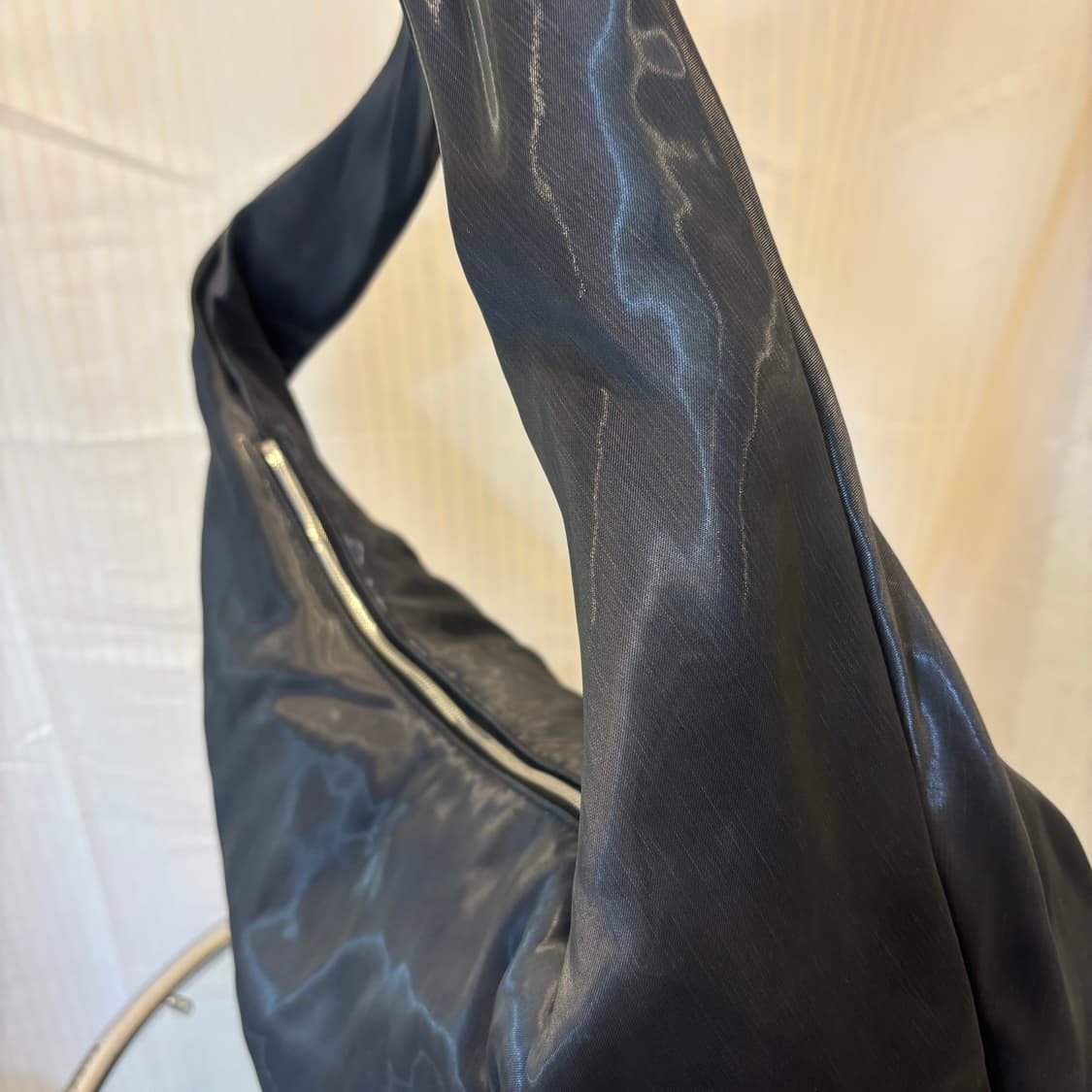 정품 COS 코스 하이 샤인 크로스바디     상품이미지5