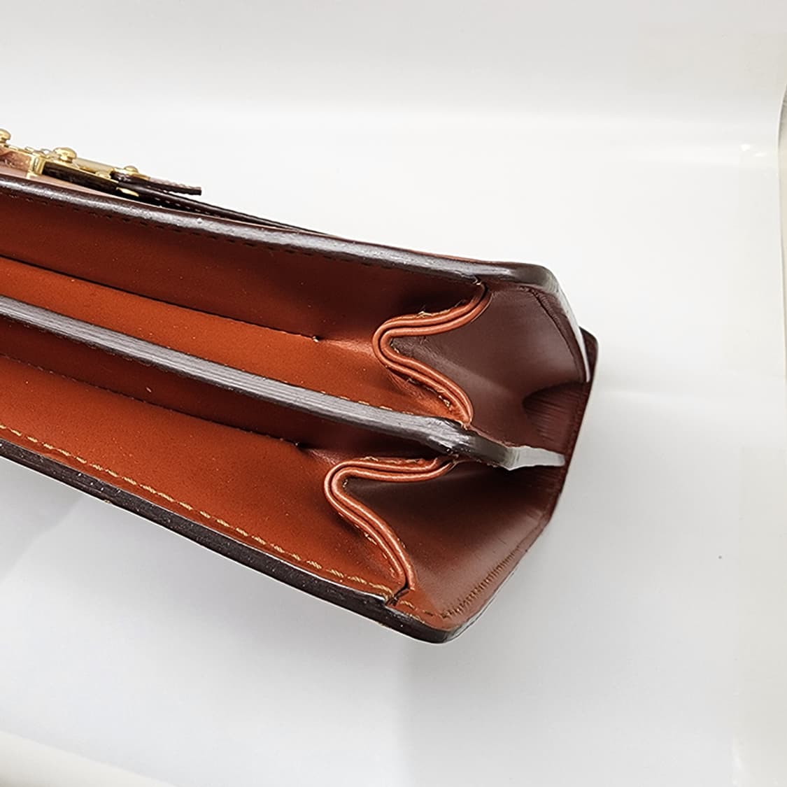 루이비통 에삐 세르비엣 콘세이에 서류가방 카멜 상품이미지3