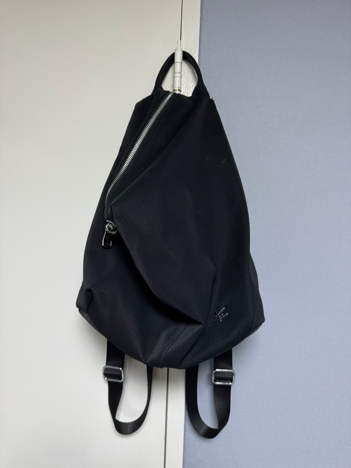 백팩 블랙 판매합니다! 상품이미지3