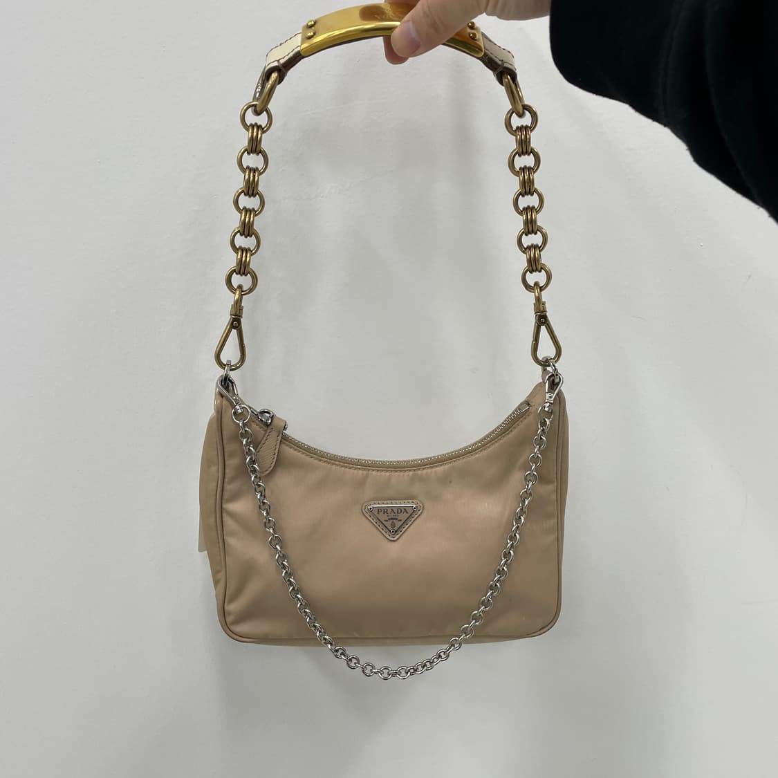 프라다 아이보리 비텔로 레더 시즌 이스트웨스트 체인 숄더백 가방 상품이미지10