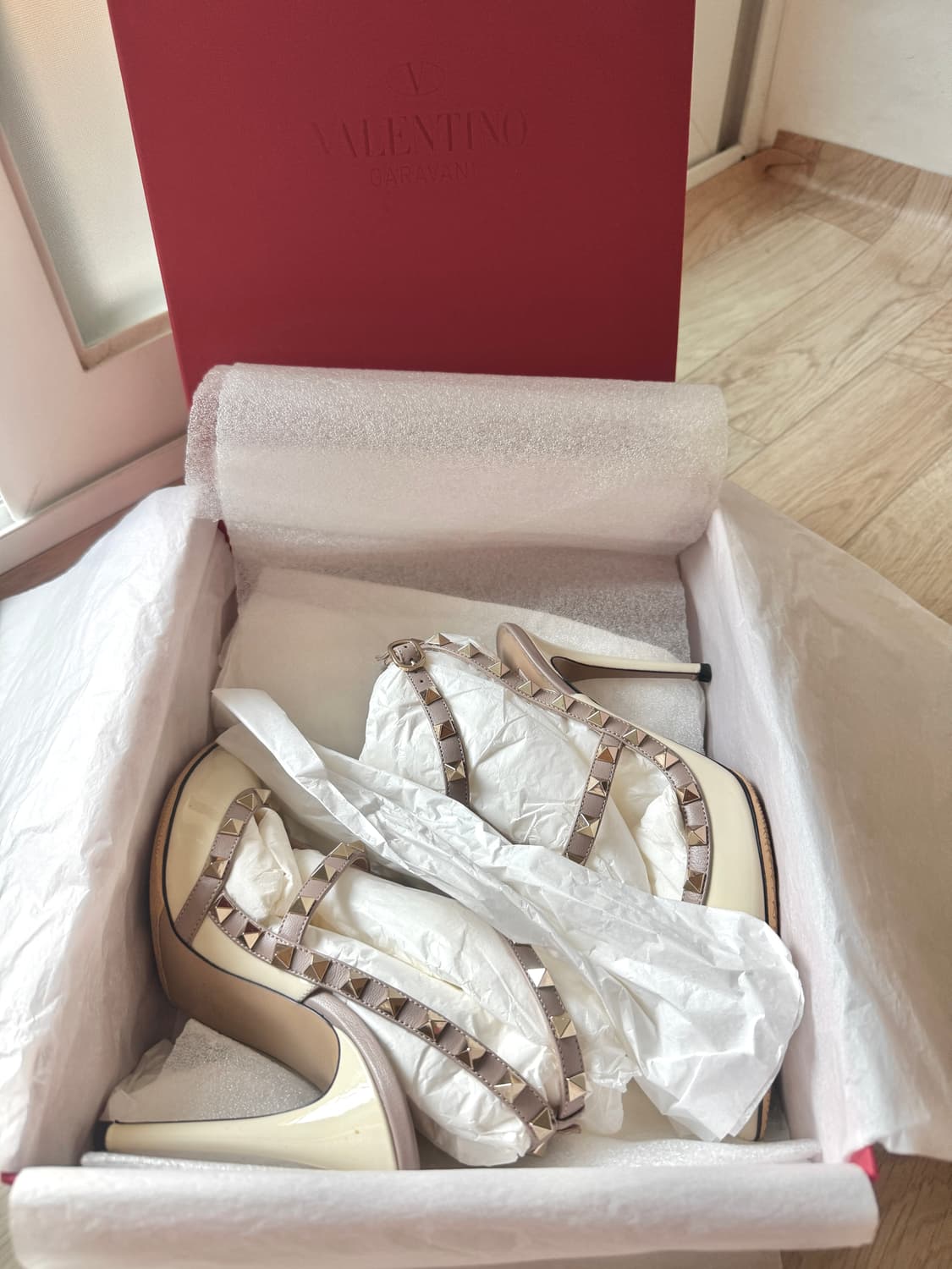 발렌티노 락스터드 힐 파우더핑크 37(240) 상품이미지2