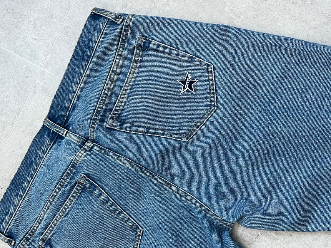 슈프림 레귤러진 25년도 32사이즈 상품이미지2