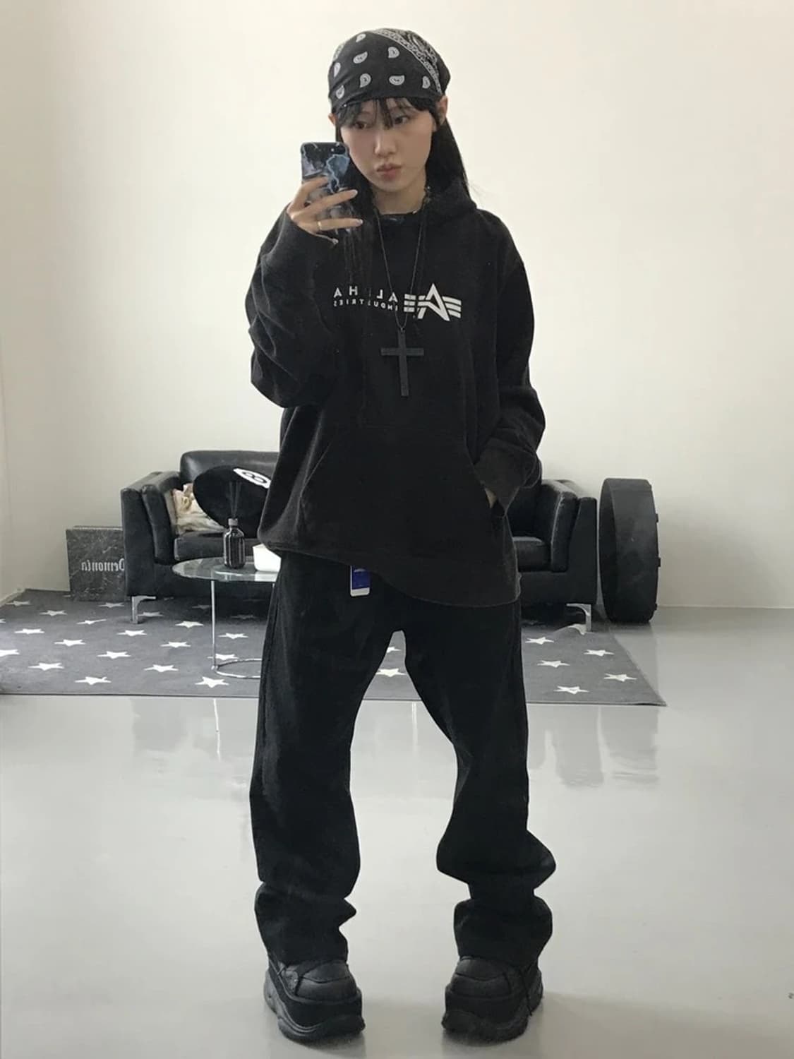 알파인더스트릿 블랙 후드 상품이미지1